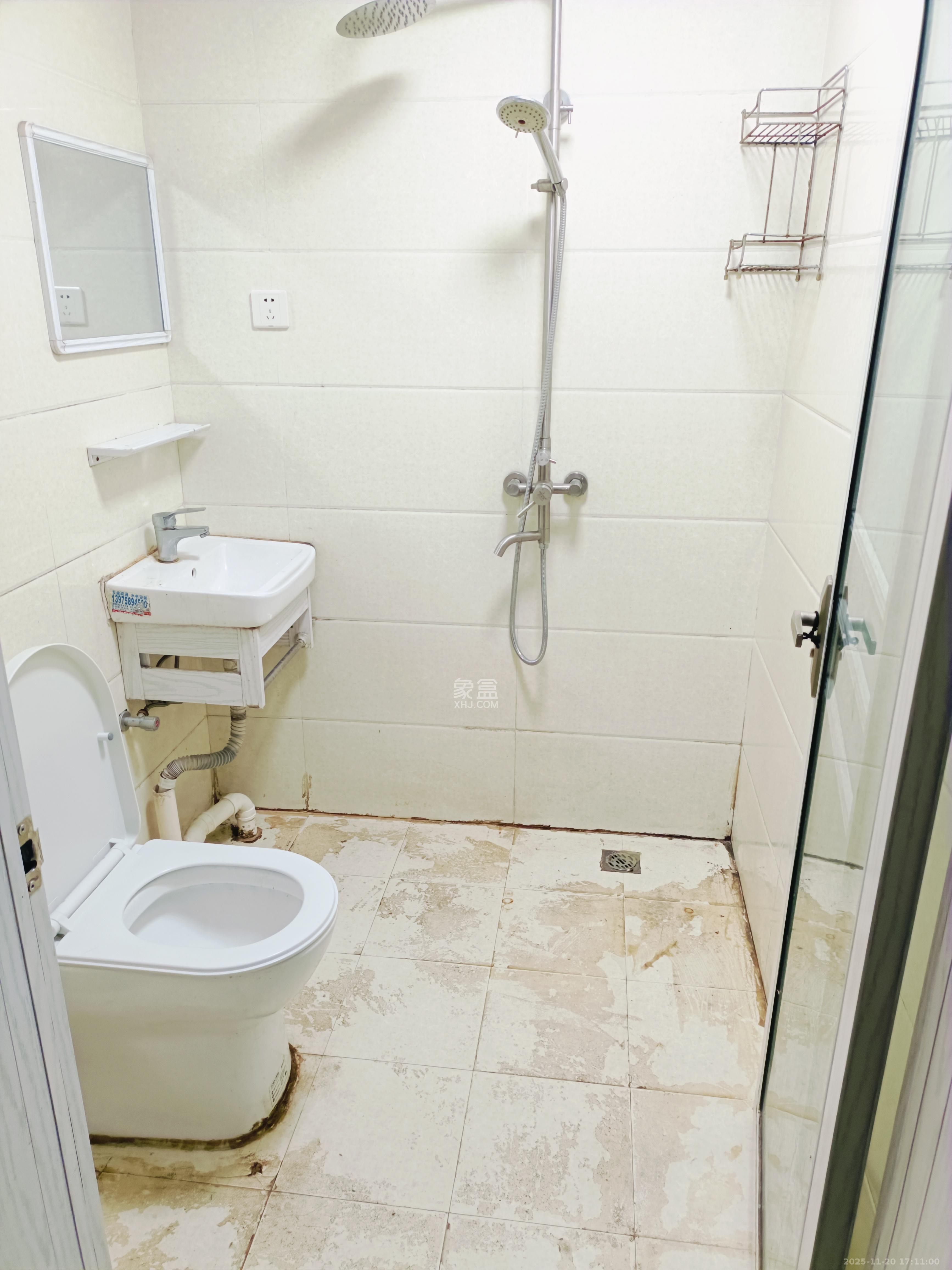 福乐凯公寓  3室2厅2卫    3800.0元/月室内图