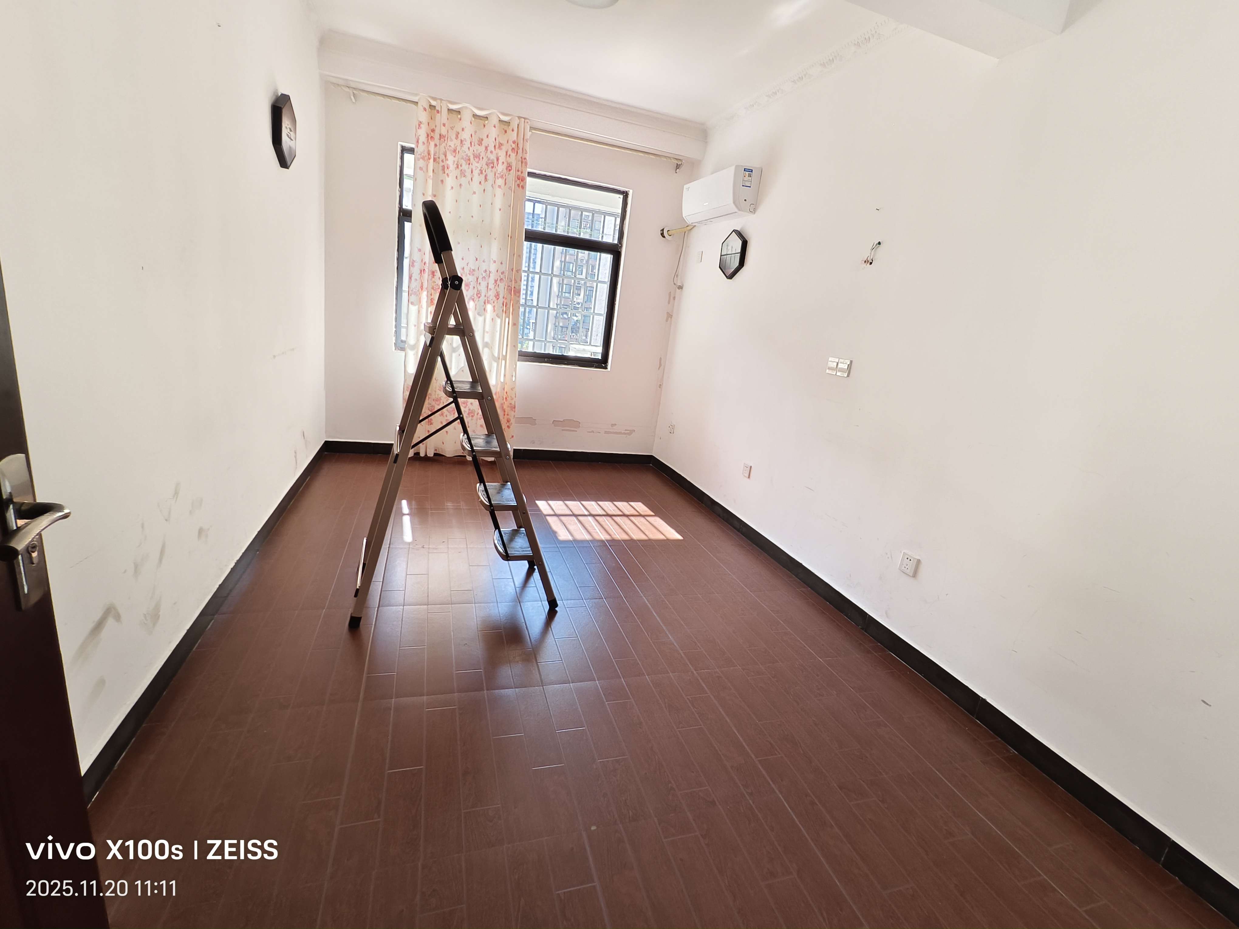 锦绣边城 1室0厅0卫 1500.0元/月 锦绣边城 1室0厅0卫 1500.0元/月室内图