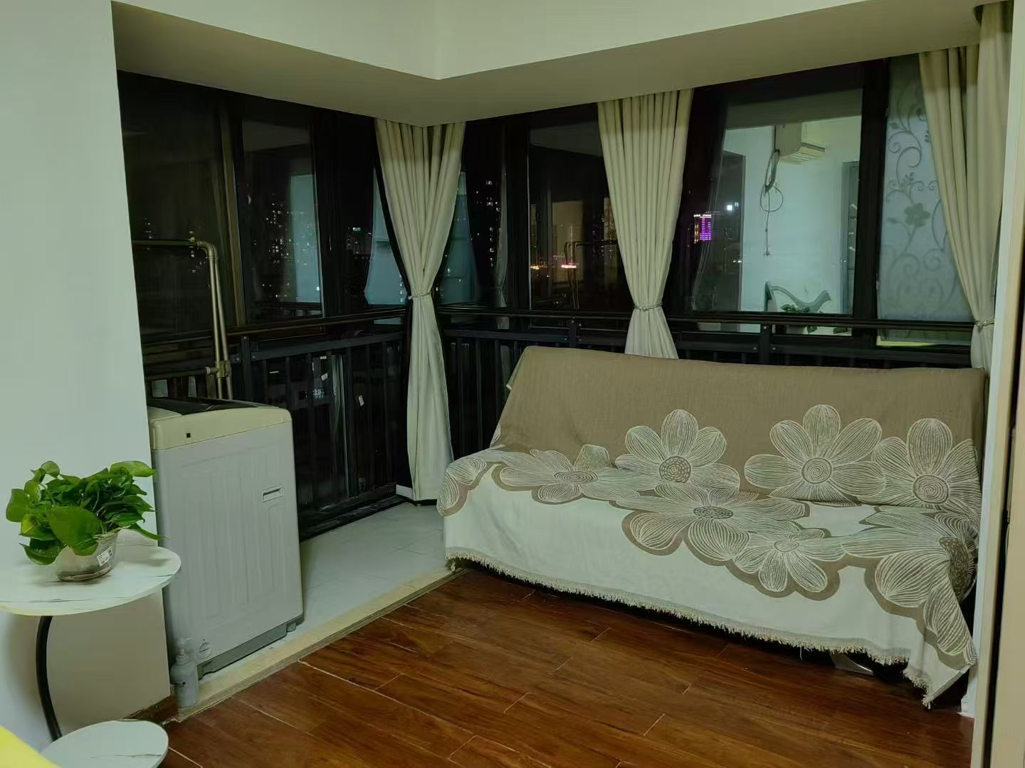 M国际  1室1厅1卫    1200.0元/月