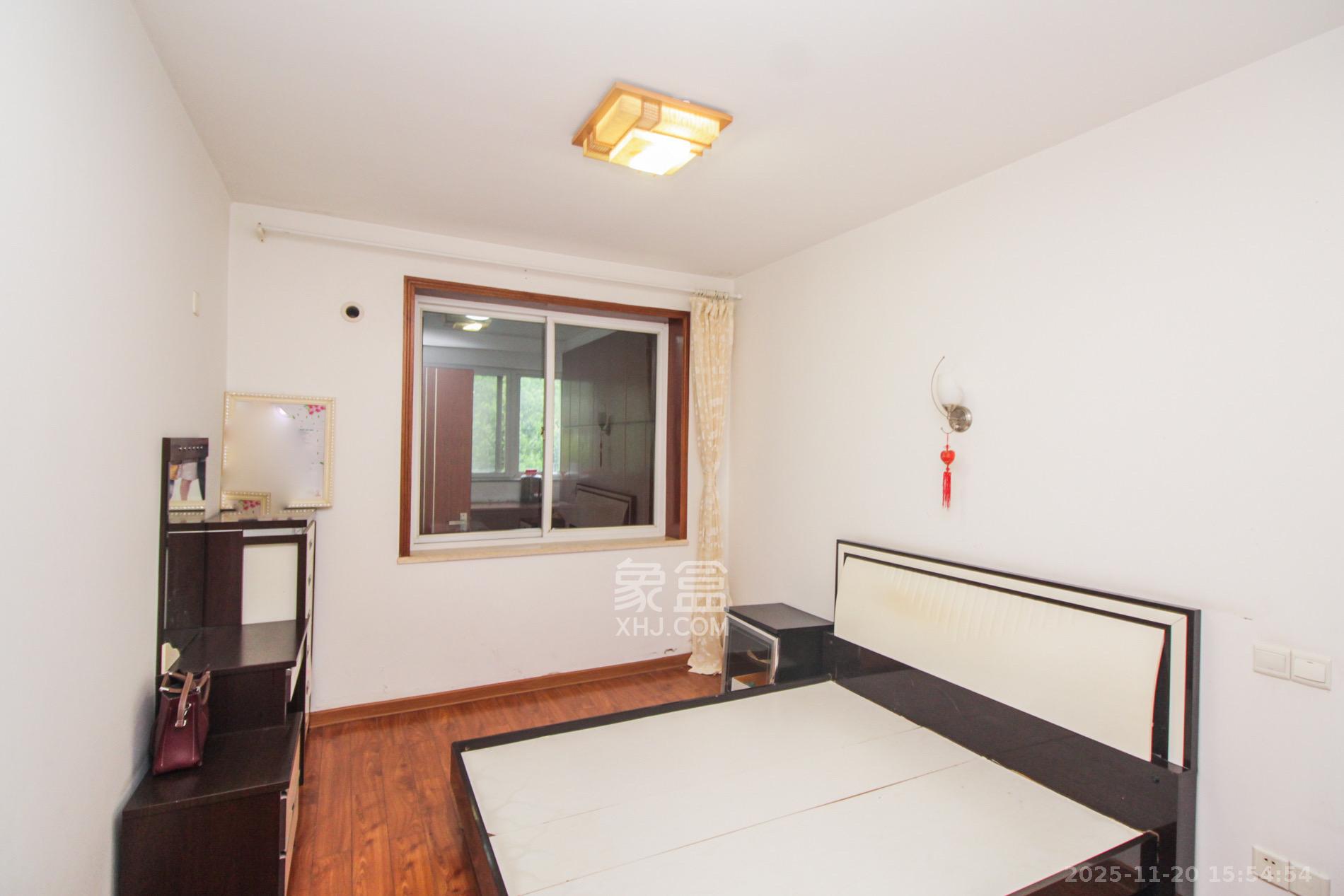 轻工设计院  4室2厅2卫    2700.0元/月室内图