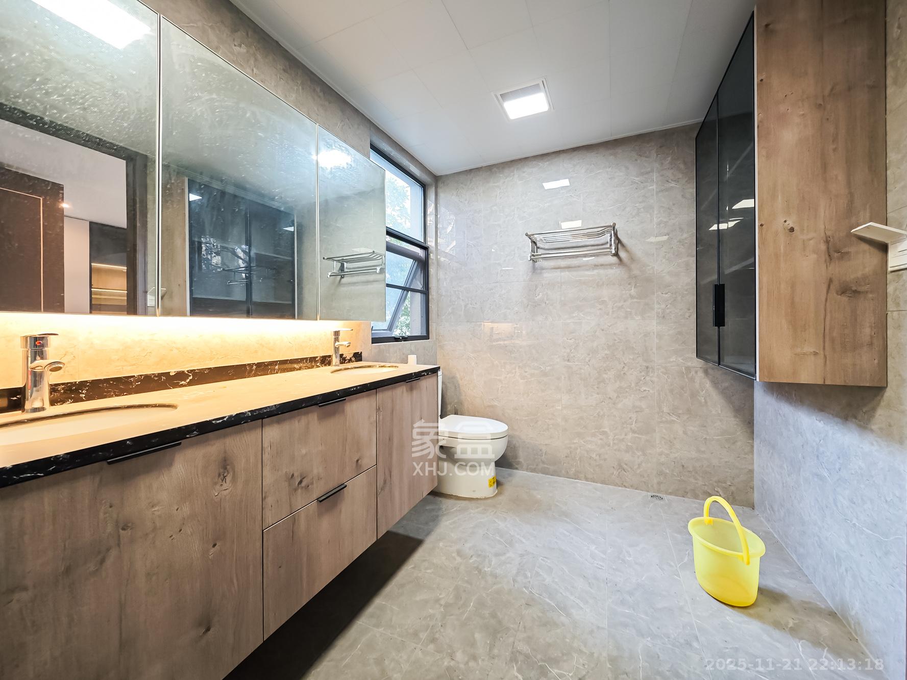 长沙万境潇湘 5室2厅3卫 330.0万 长沙万境潇湘 5室2厅3卫 330.0万卫生间