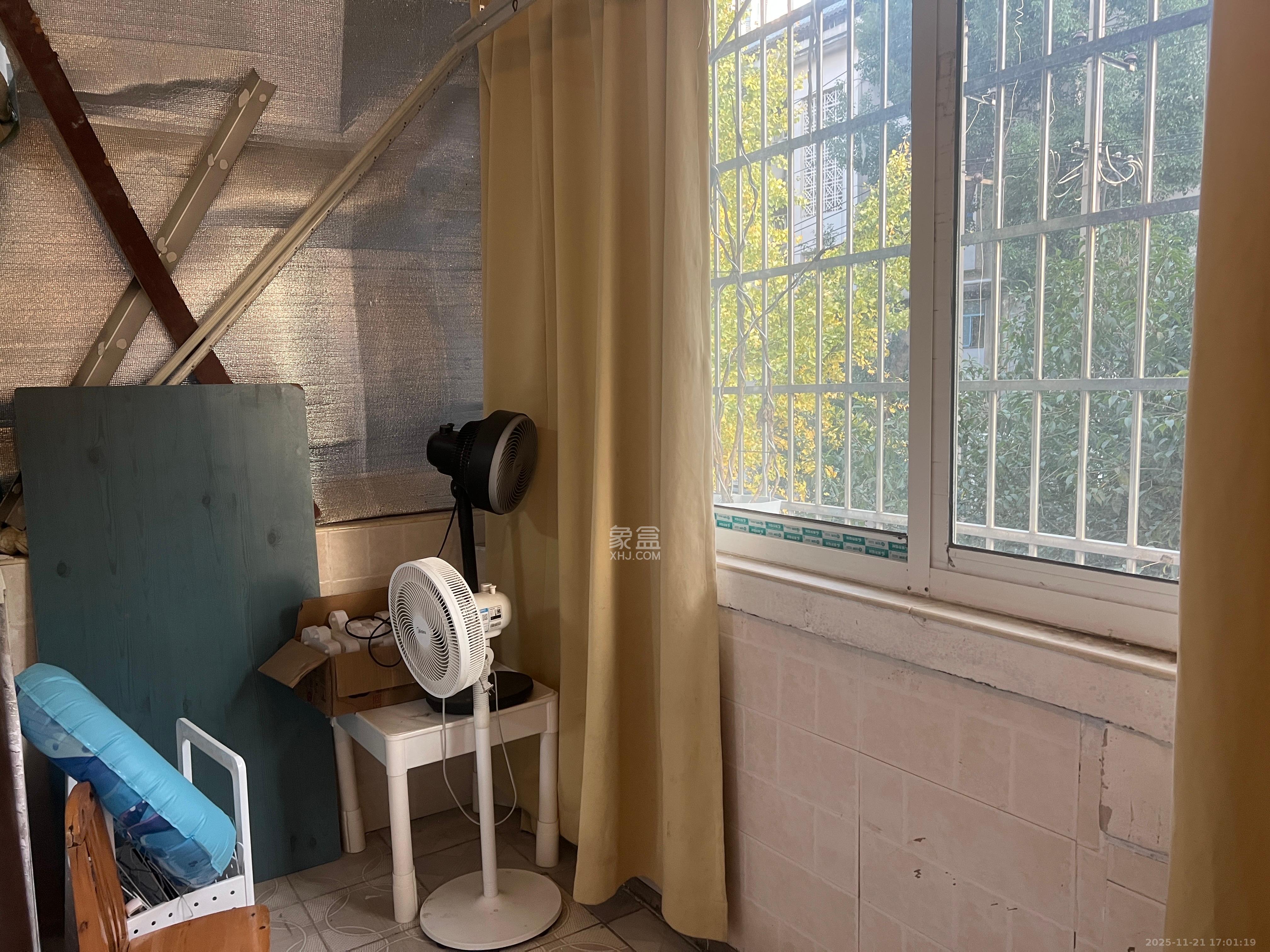 红龙庙小区 3室2厅1卫 2200.0元/月 红龙庙小区 3室2厅1卫 2200.0元/月室内图