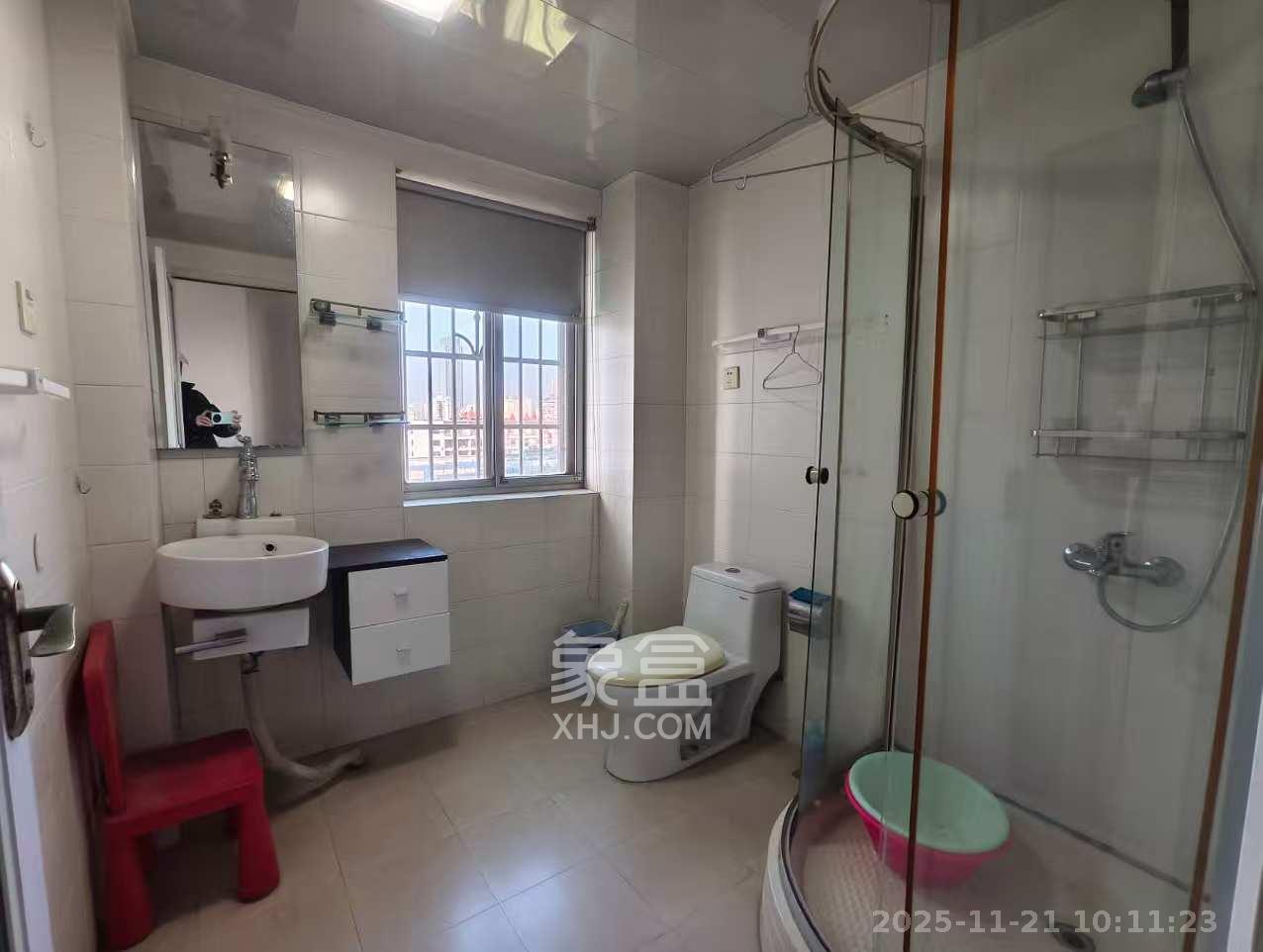 新世纪家园 3室2厅2卫 2600.0元/月 新世纪家园 3室2厅2卫 2600.0元/月室内图