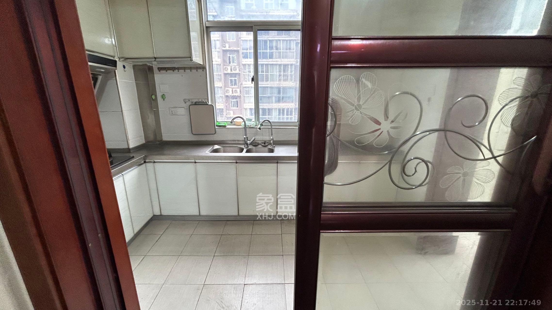 德泽苑 4室2厅2卫 1750.0元/月 德泽苑 4室2厅2卫 1750.0元/月室内图