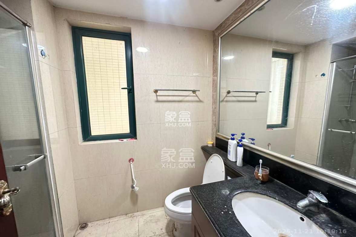 恒大御景湾 3室2厅2卫 3200.0元/月 恒大御景湾 3室2厅2卫 3200.0元/月室内图