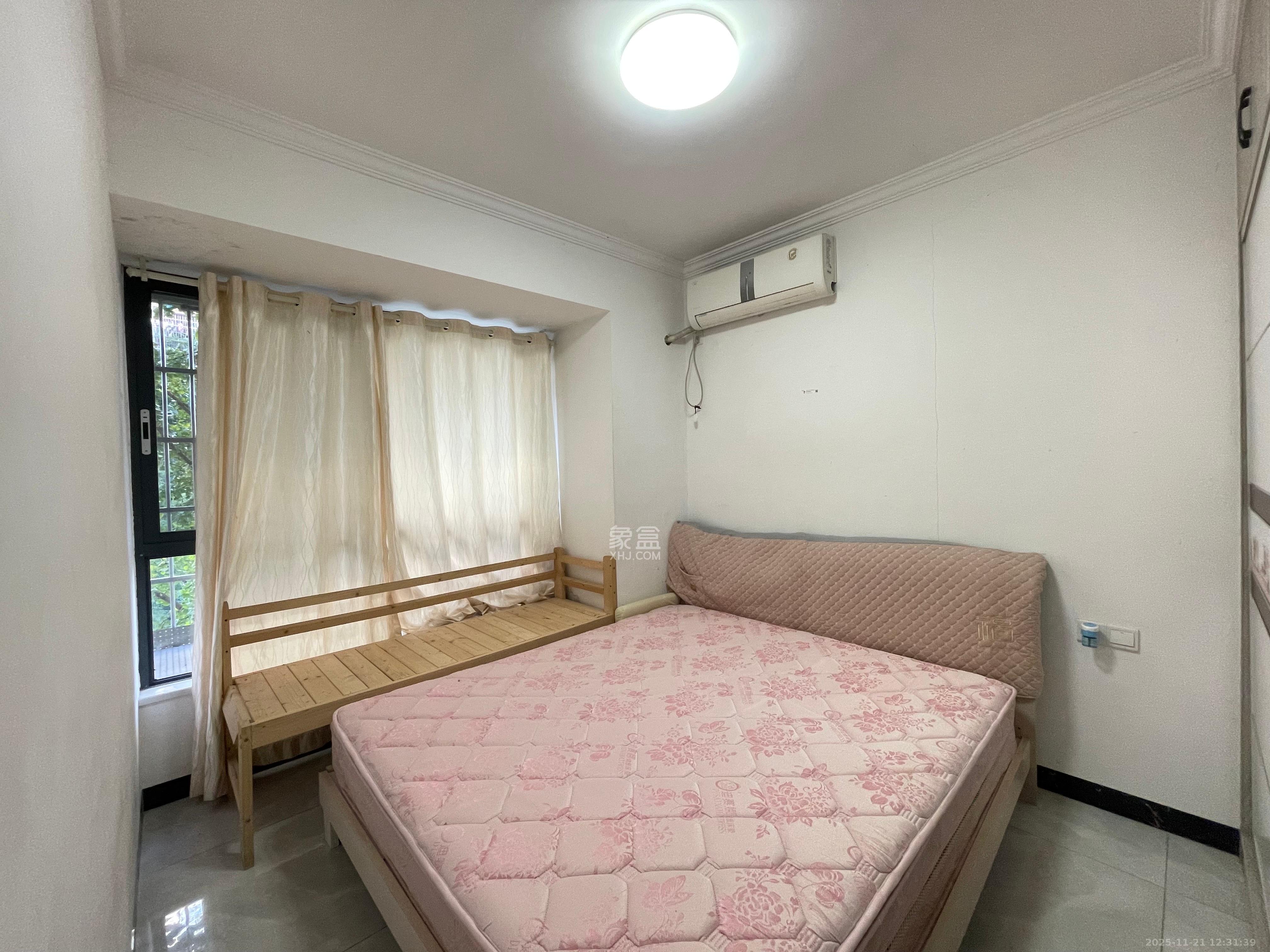 东岸梅园小区  1室0厅0卫    2100.0元/月室内图