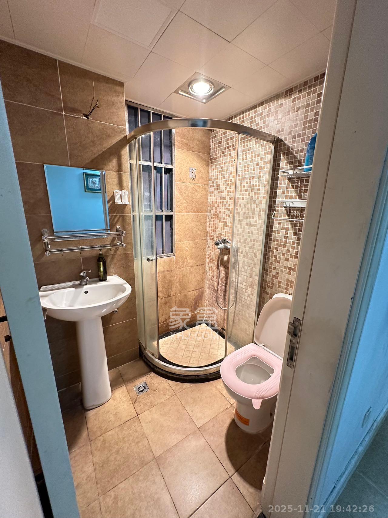 保利城（中航城国际社区、郡原美村）  1室1厅1卫    1300.0元/月室内图