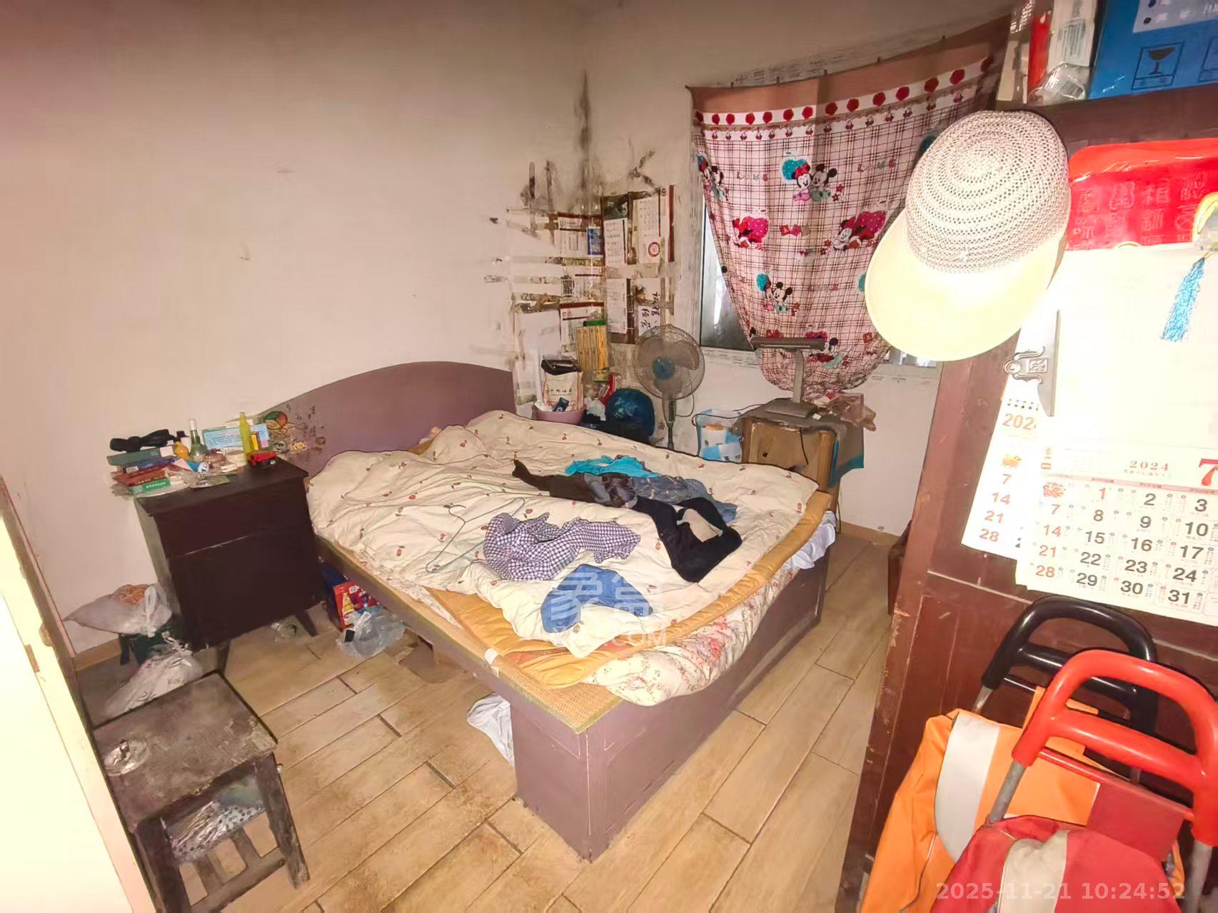 长坡社区  1室1厅1卫    1300.0元/月室内图