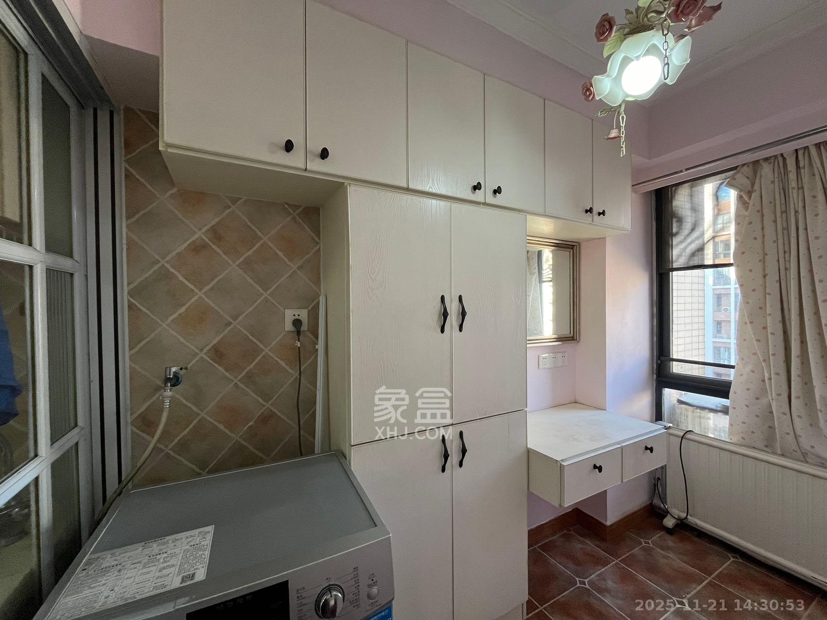 中建芙蓉工社 1室1厅1卫 1300.0元/月 中建芙蓉工社 1室1厅1卫 1300.0元/月室内图