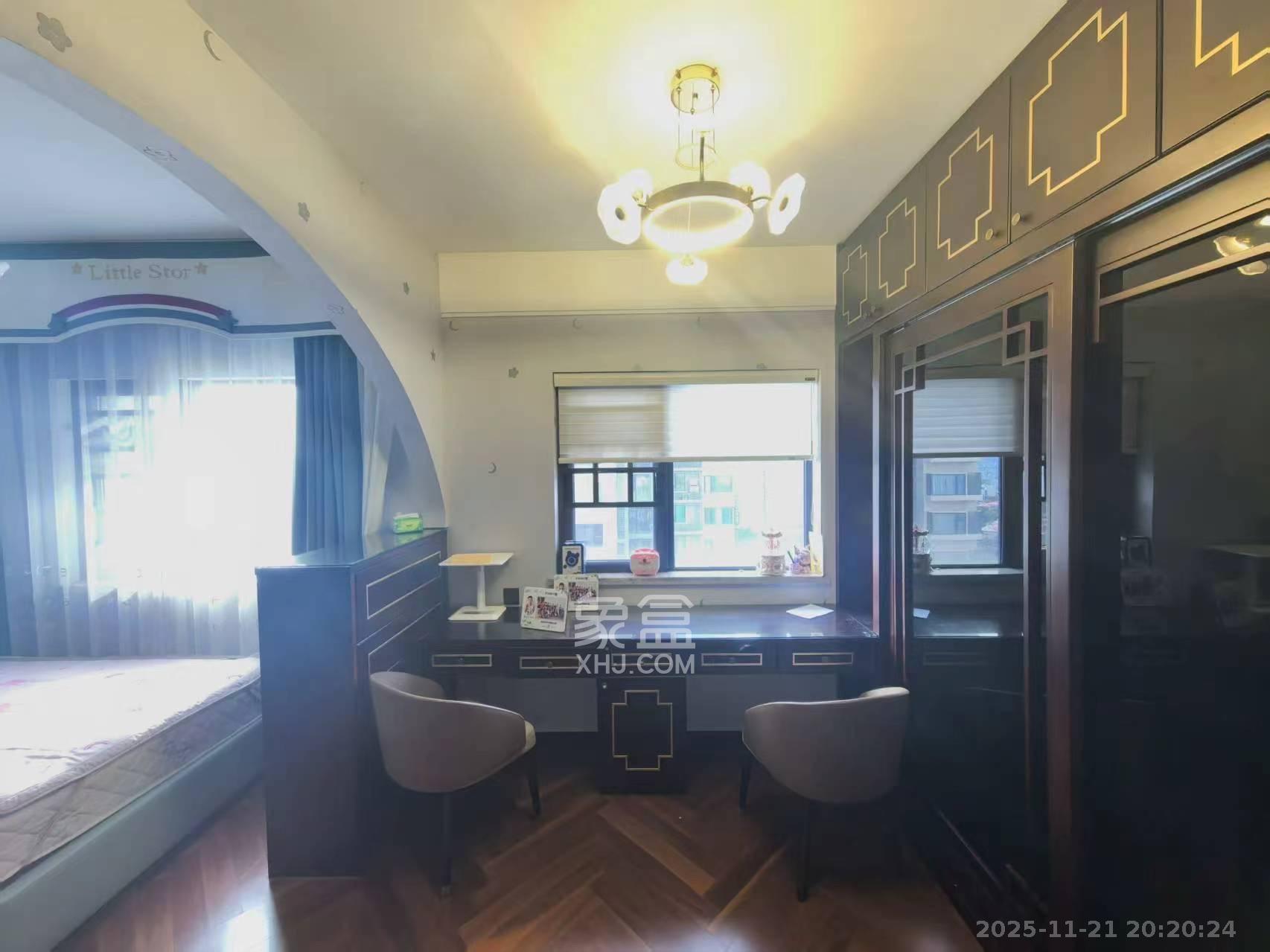 万科里金域国际  4室2厅2卫    6500.0元/月室内图