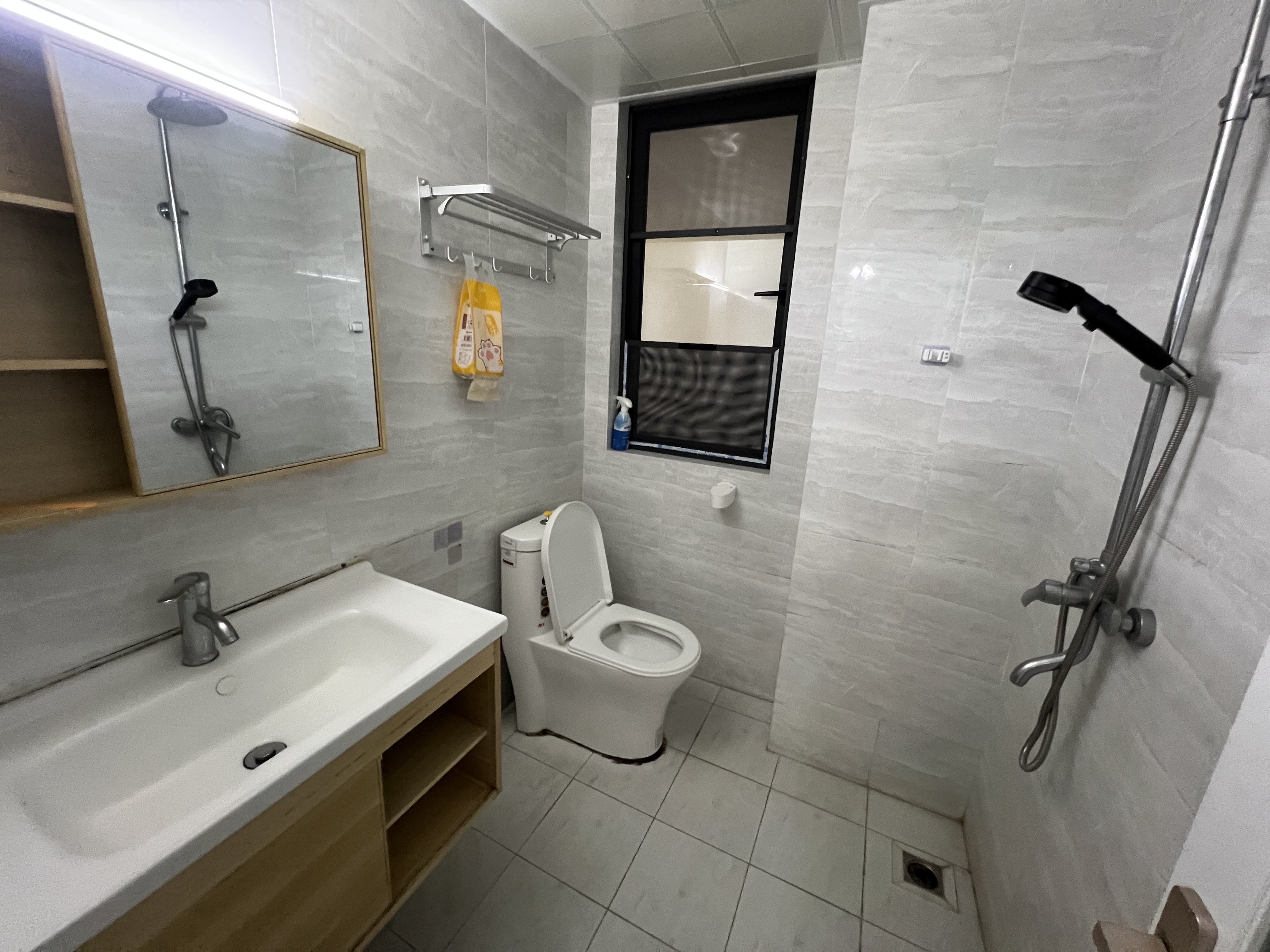 现代美居（喜盈门）  1室1厅1卫    2300.0元/月室内图