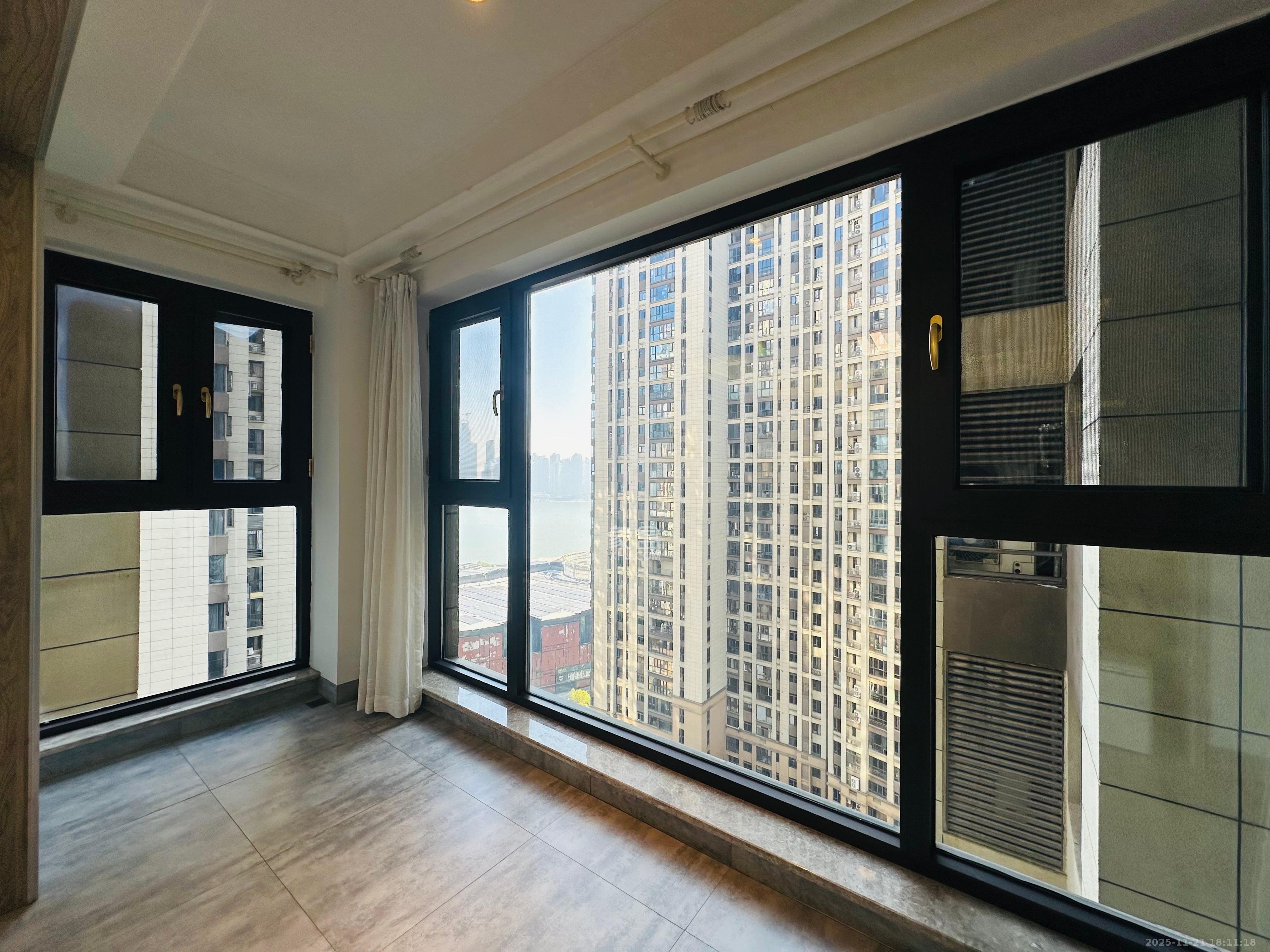 南山雍江汇(滨江国际新城) 4室2厅2卫 5000.0元/月 南山雍江汇(滨江国际新城) 4室2厅2卫 5000.0元/月室内图