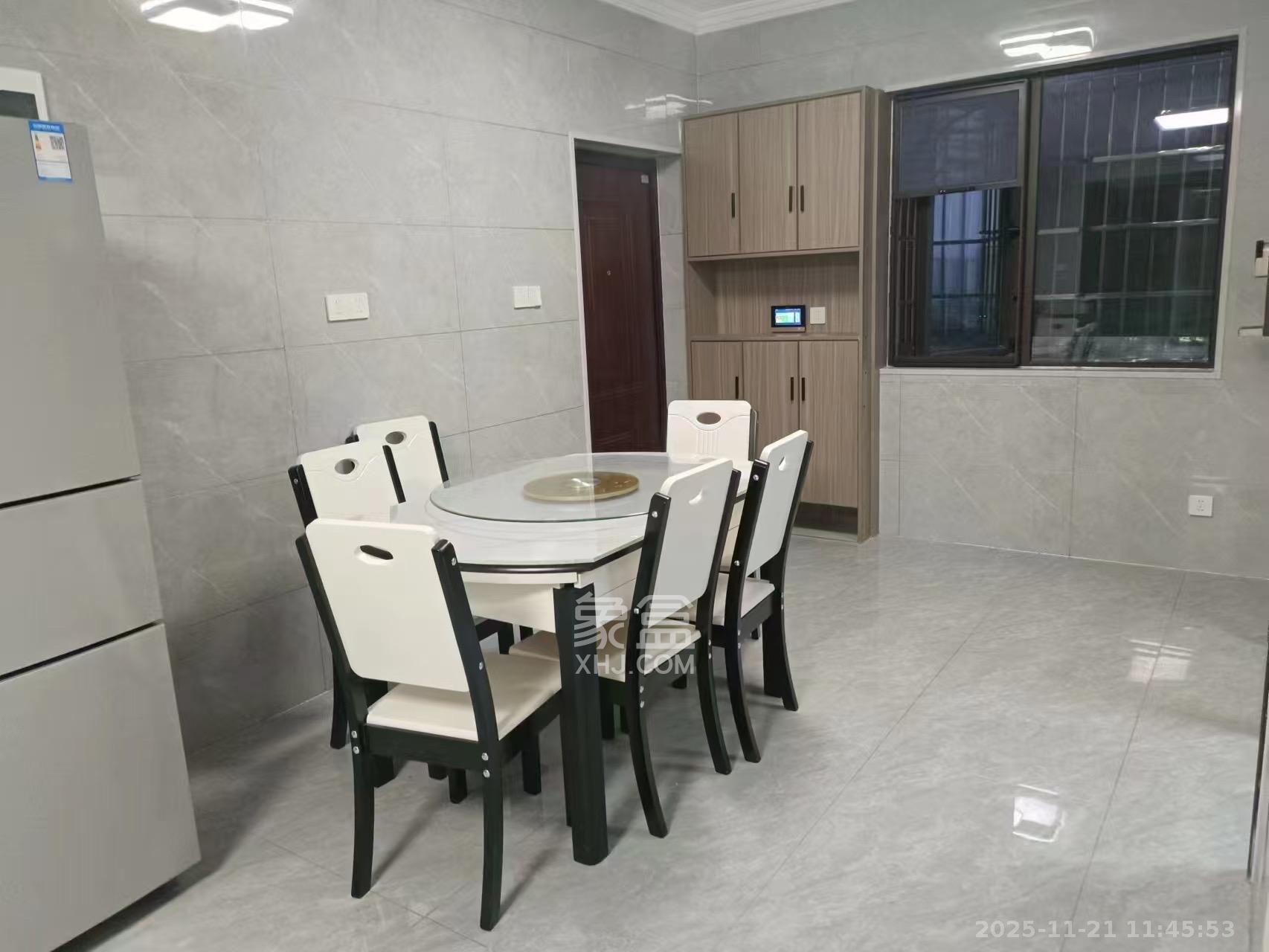 和润园三期 3室2厅1卫 2600.0元/月 和润园三期 3室2厅1卫 2600.0元/月室内图