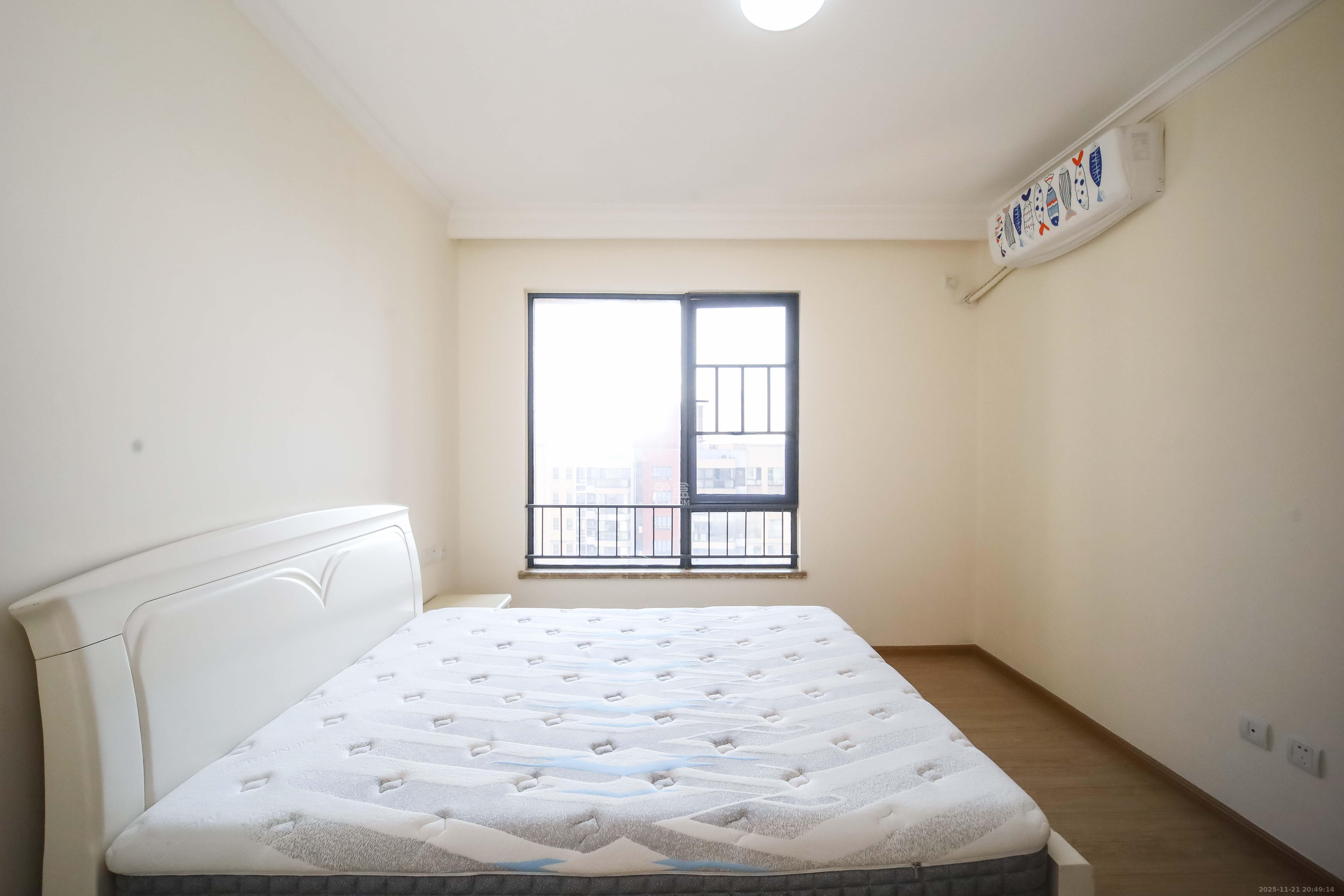 佳兆业时代广场  3室2厅2卫    105.0万卧室