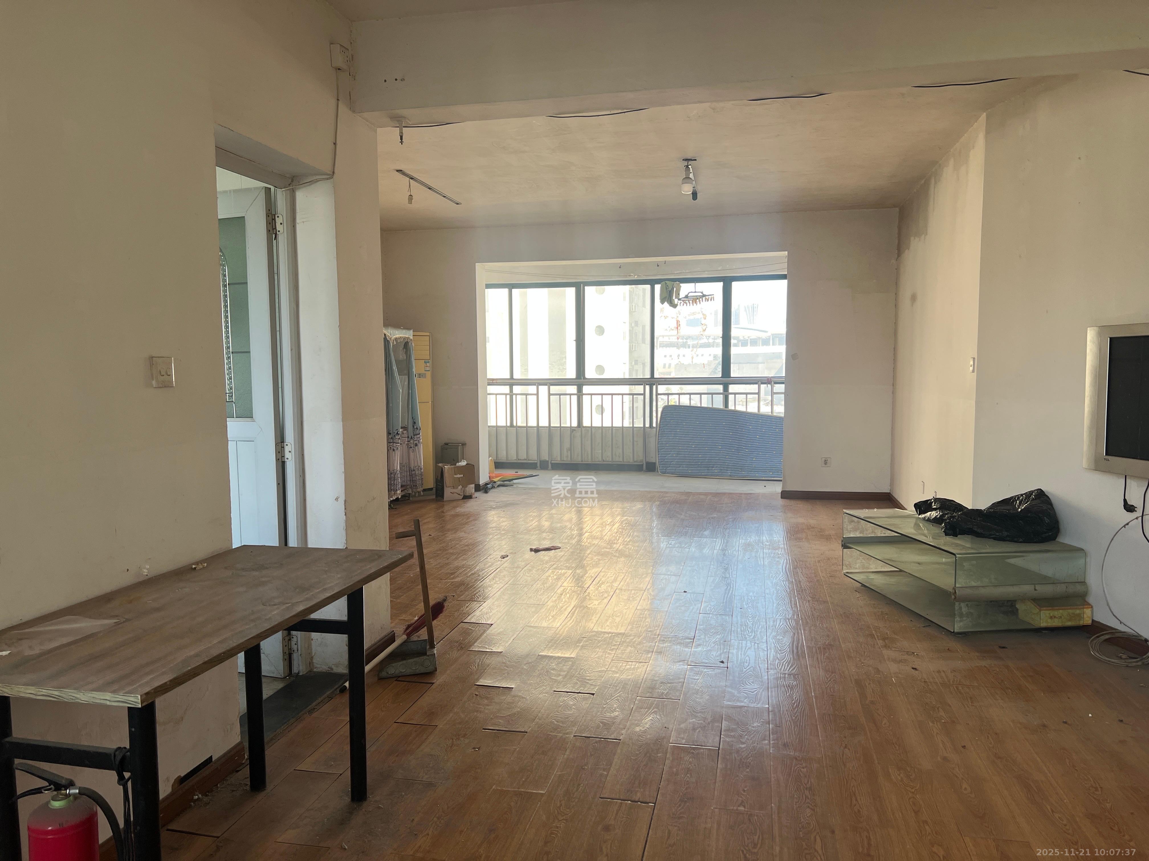 华韵城市风情 4室1厅1卫 3600.0元/月 华韵城市风情 4室1厅1卫 3600.0元/月室内图