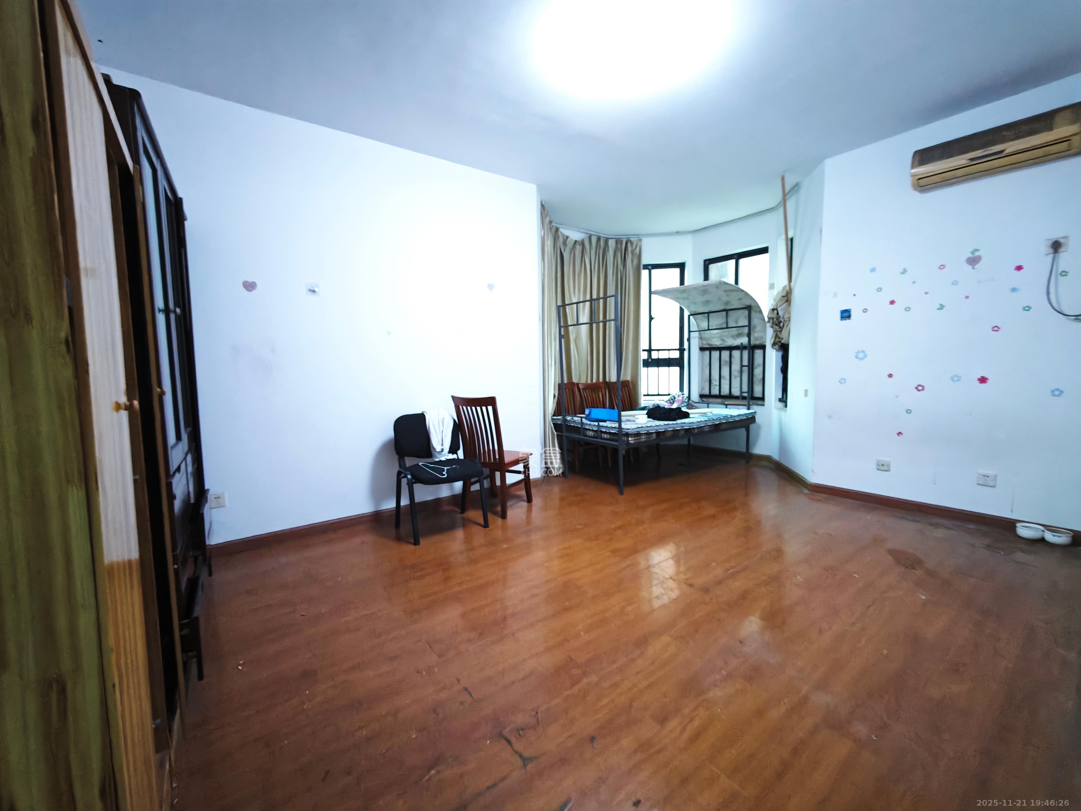 海拔东方 3室2厅2卫 2000.0元/月 海拔东方 3室2厅2卫 2000.0元/月室内图