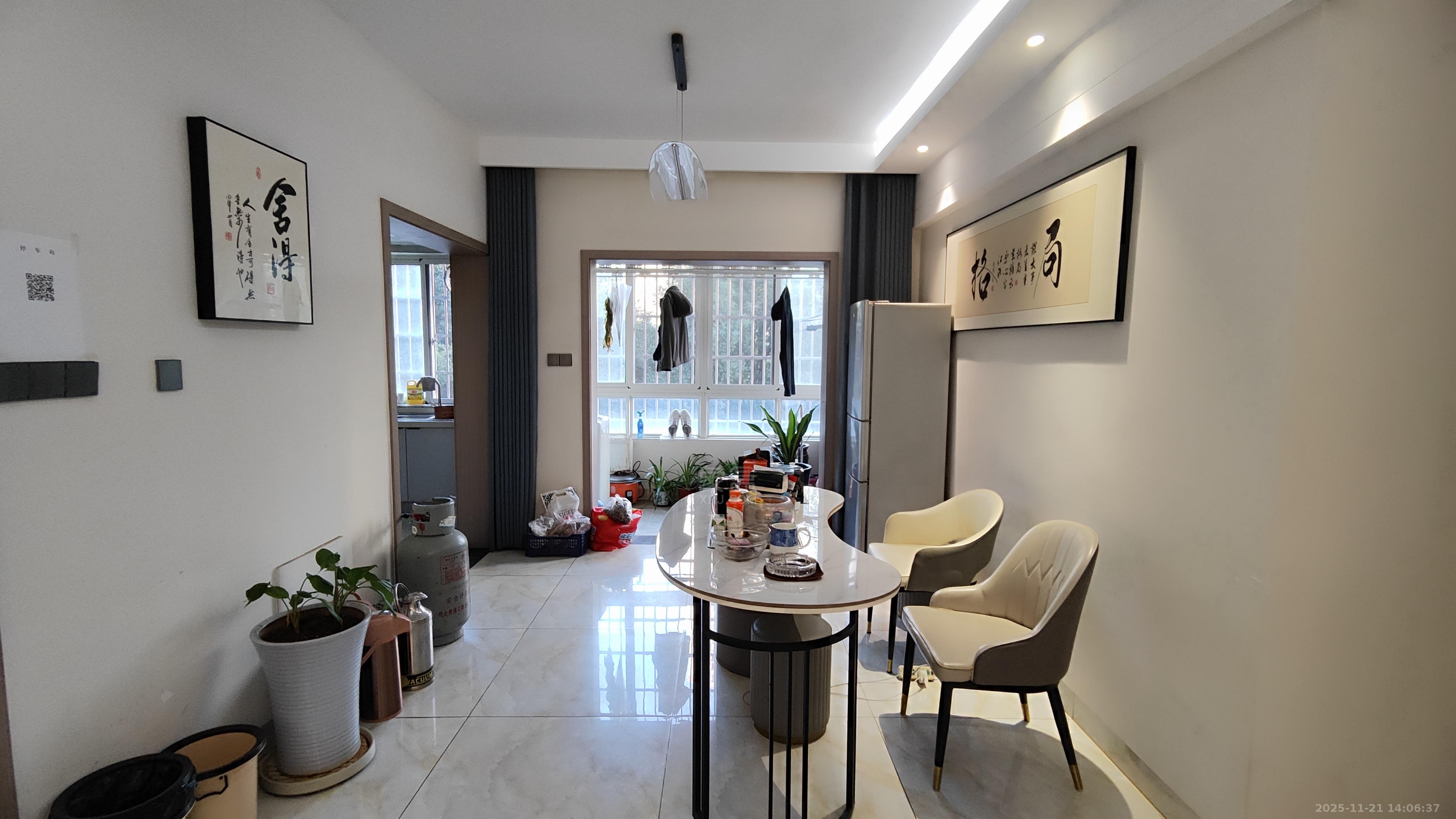 颐景园3期协力小区 3室2厅2卫 3500.0元/月 颐景园3期协力小区 3室2厅2卫 3500.0元/月室内图