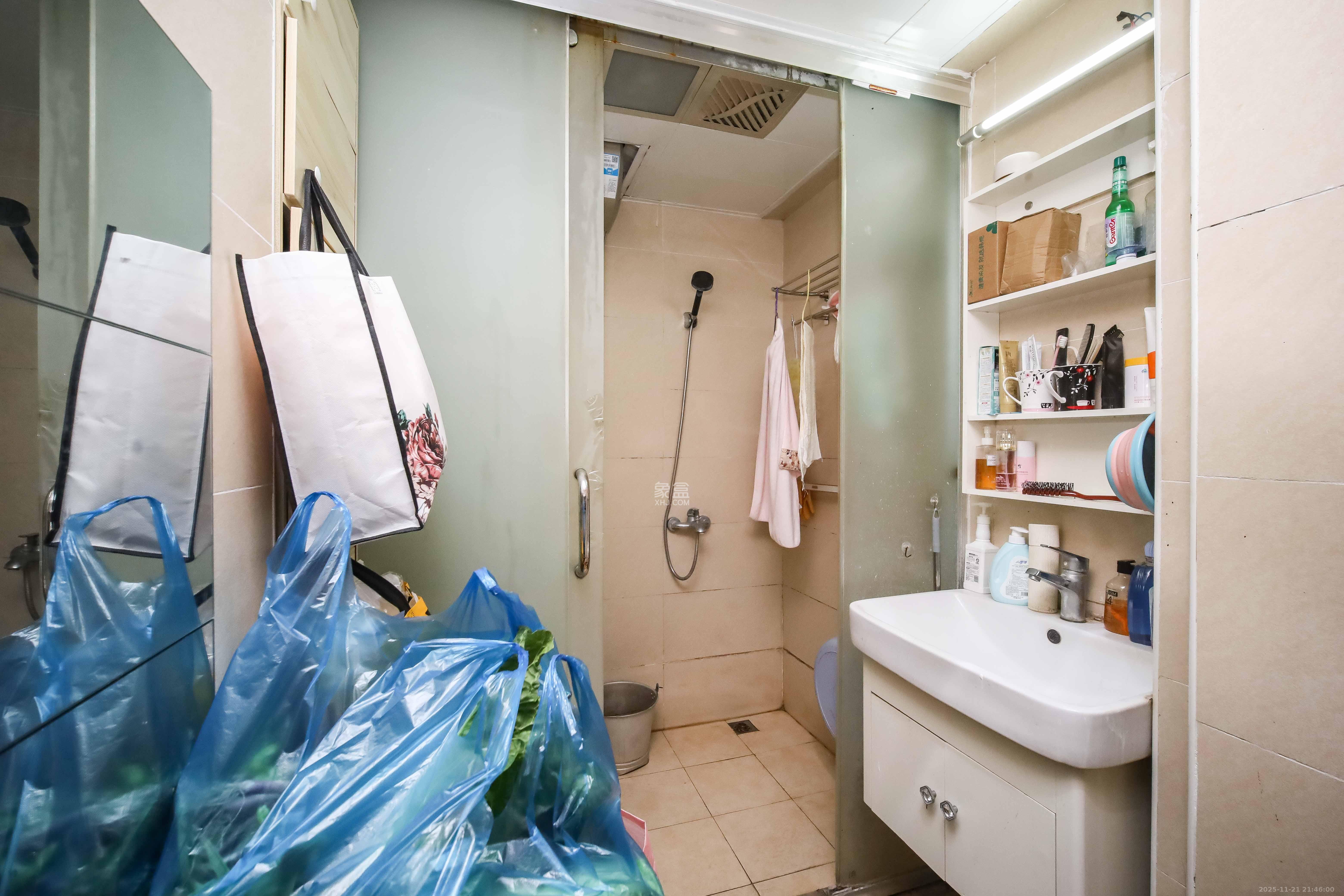 万象凯旋湾 1室1厅1卫 25.0万 万象凯旋湾 1室1厅1卫 25.0万卫生间