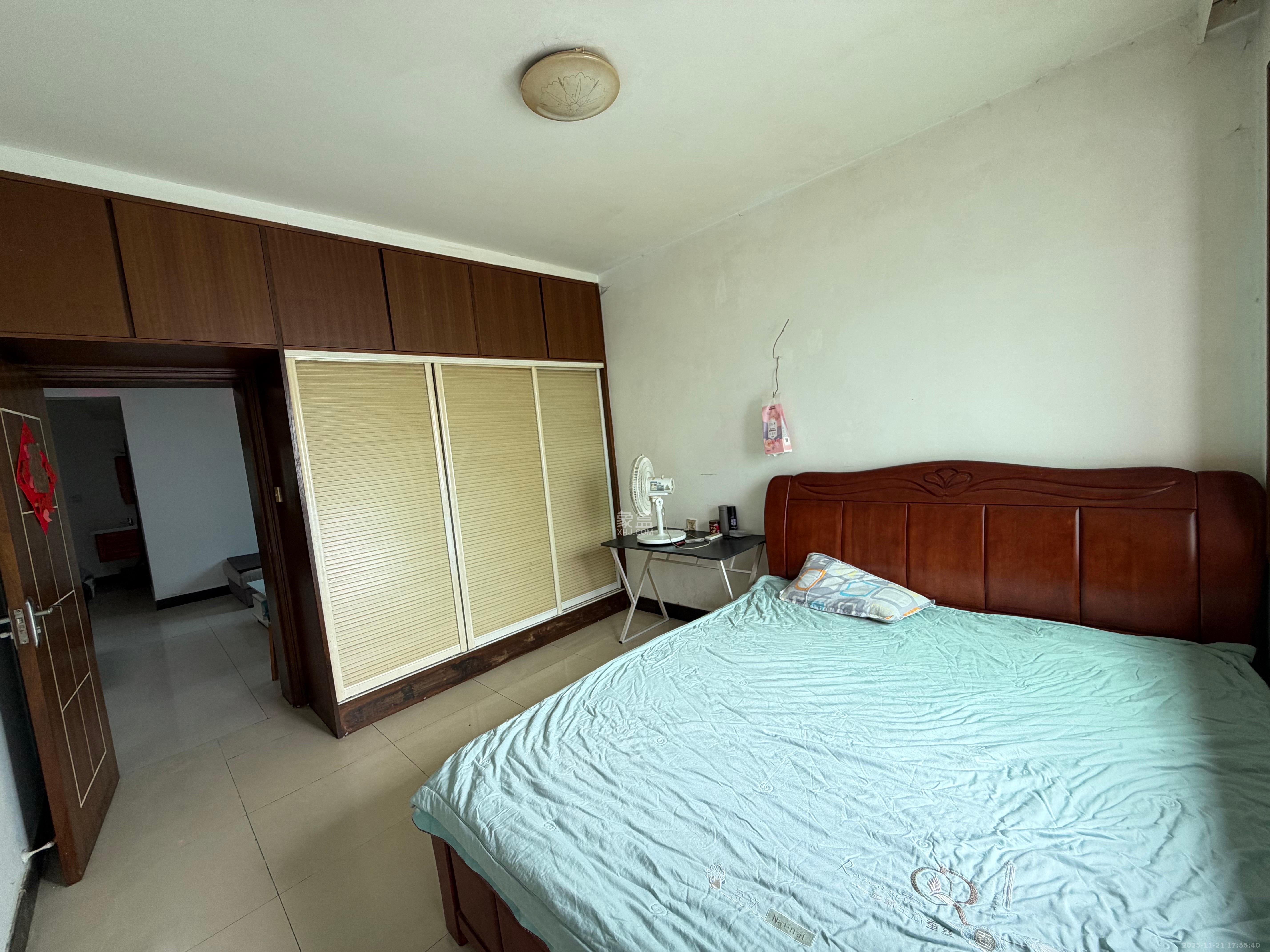 中南汽车世界  3室2厅1卫    1500.0元/月室内图