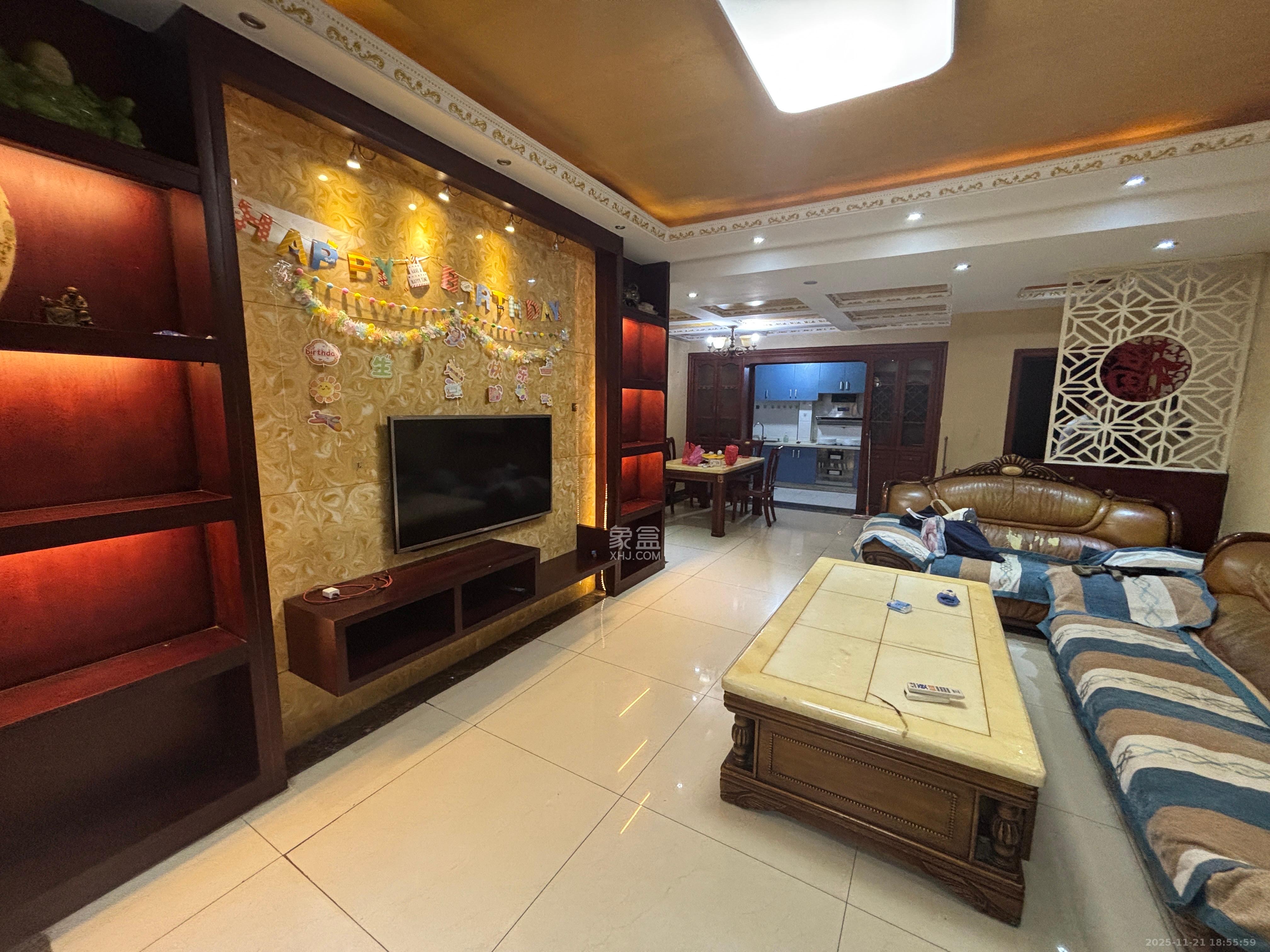 康斯丹郡（融程领秀佳园）  1室2厅2卫    2500.0元/月室内图