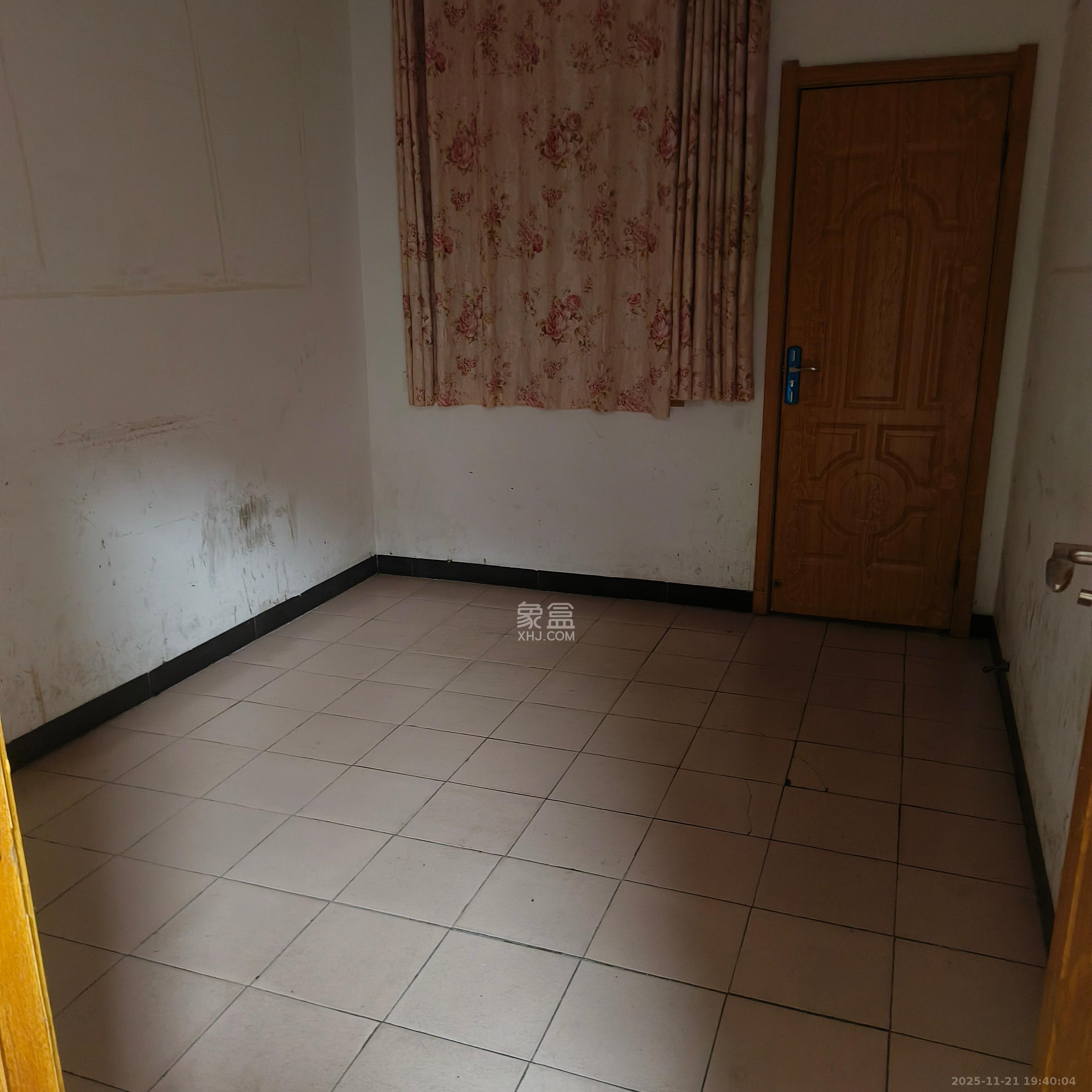 人民新村  3室2厅1卫    3000.0元/月室内图