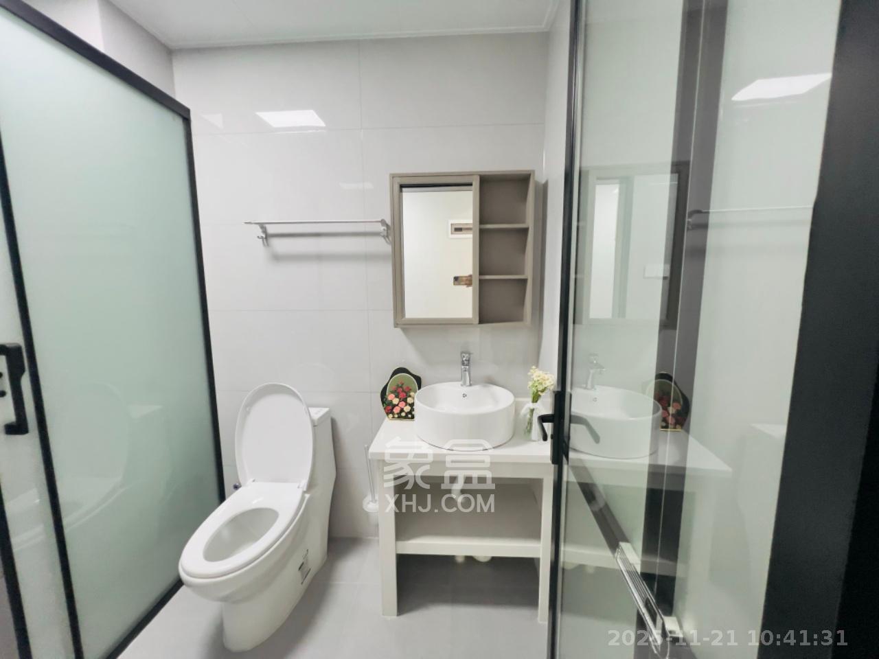 恒大誉府（融誉商业中心）  1室1厅1卫    1800.0元/月室内图