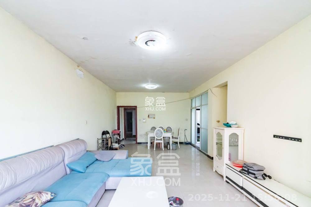 银盘鑫城 3室2厅1卫 1800.0元/月 银盘鑫城 3室2厅1卫 1800.0元/月室内图