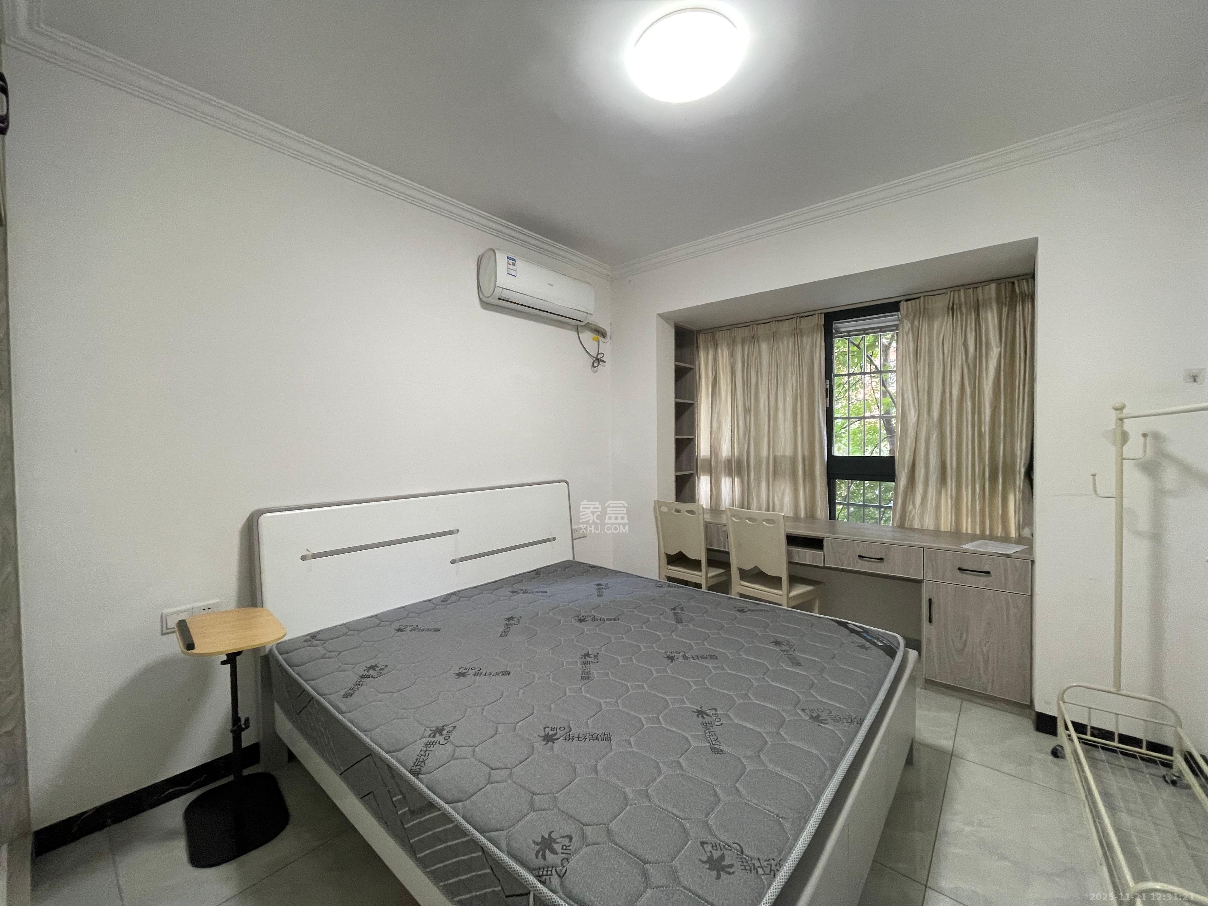 东岸梅园小区  1室0厅0卫    2100.0元/月室内图