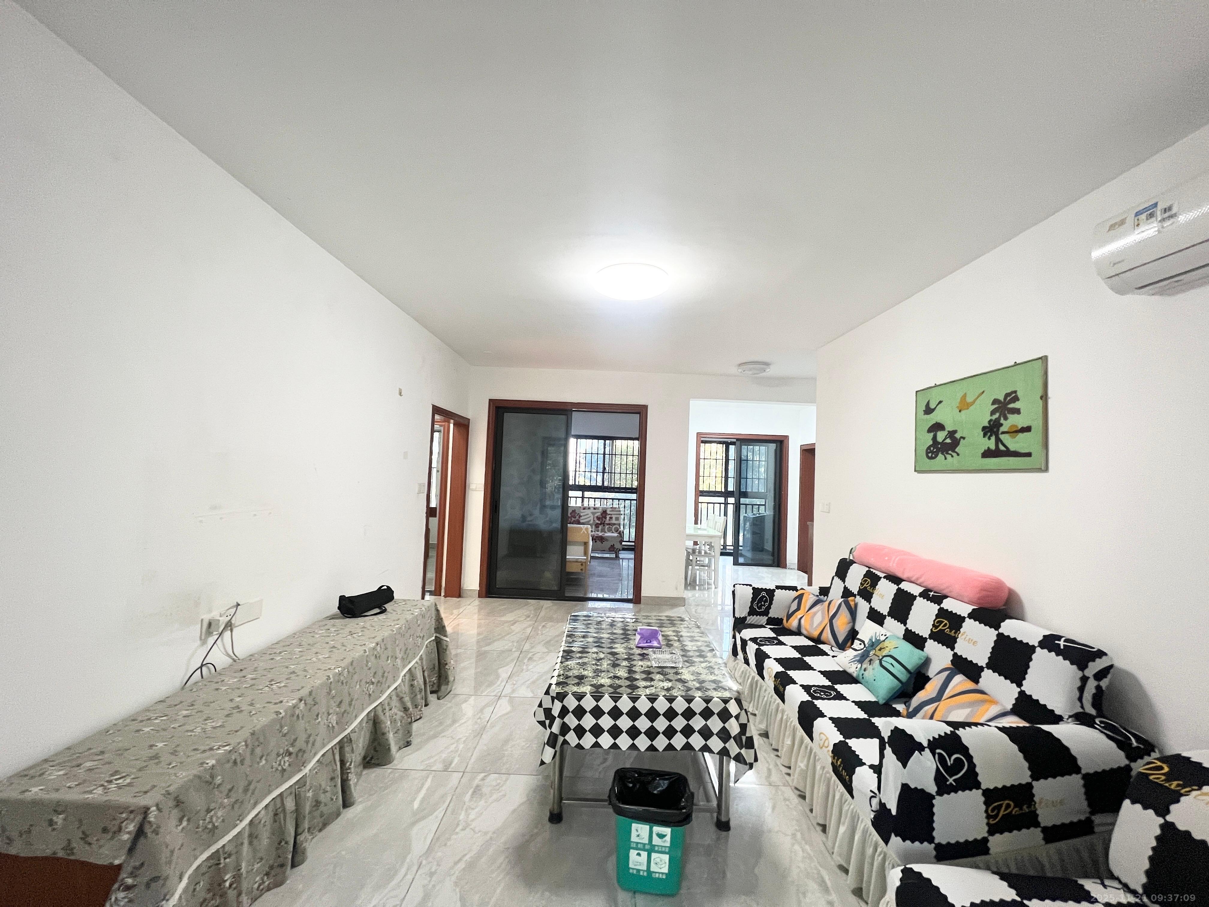 保利麓谷林语A区  3室2厅1卫    2300.0元/月室内图