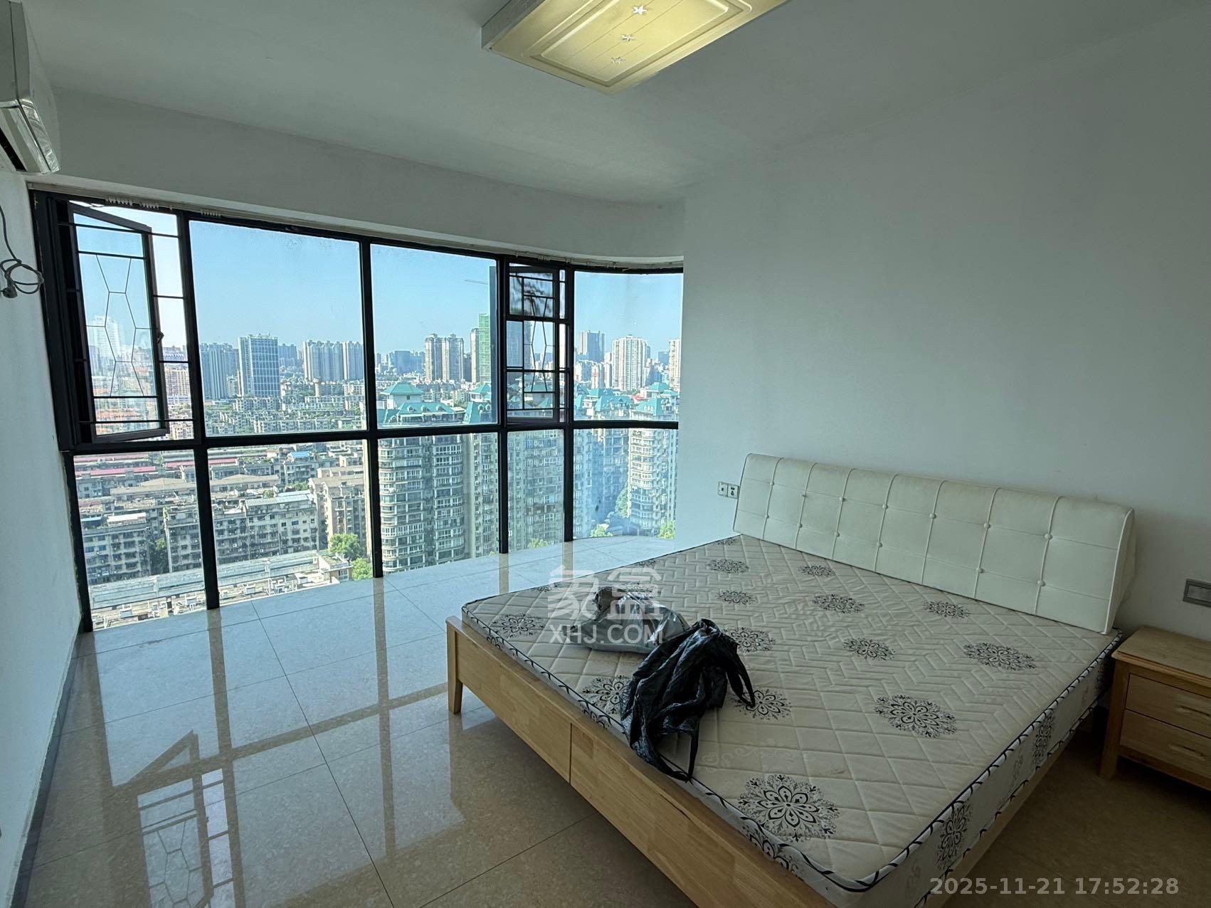 融圣国际  3室2厅2卫    3500.0元/月室内图