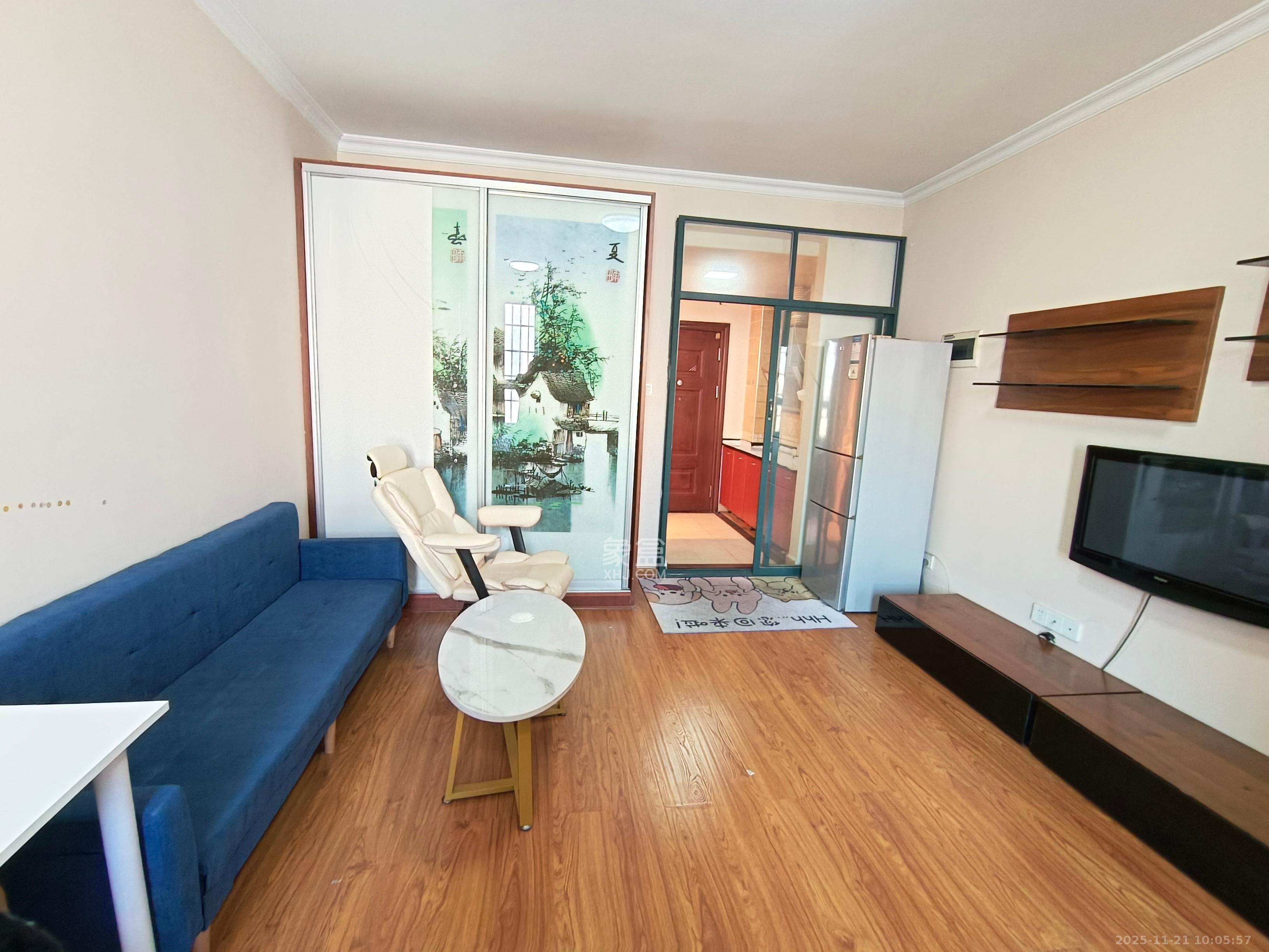 月亮湾草莓街区一、二期  1室1厅1卫    1100.0元/月室内图