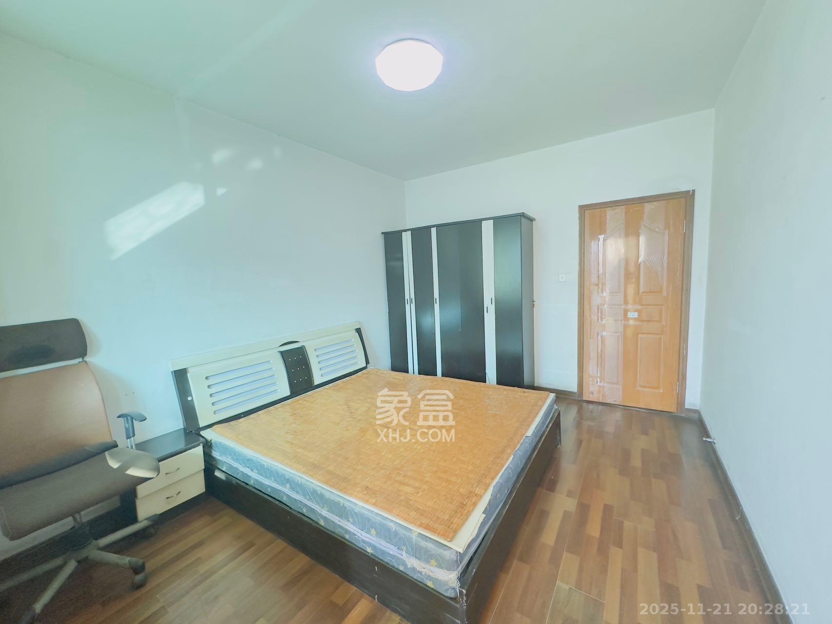 中南汽车世界  2室2厅1卫    1000.0元/月室内图