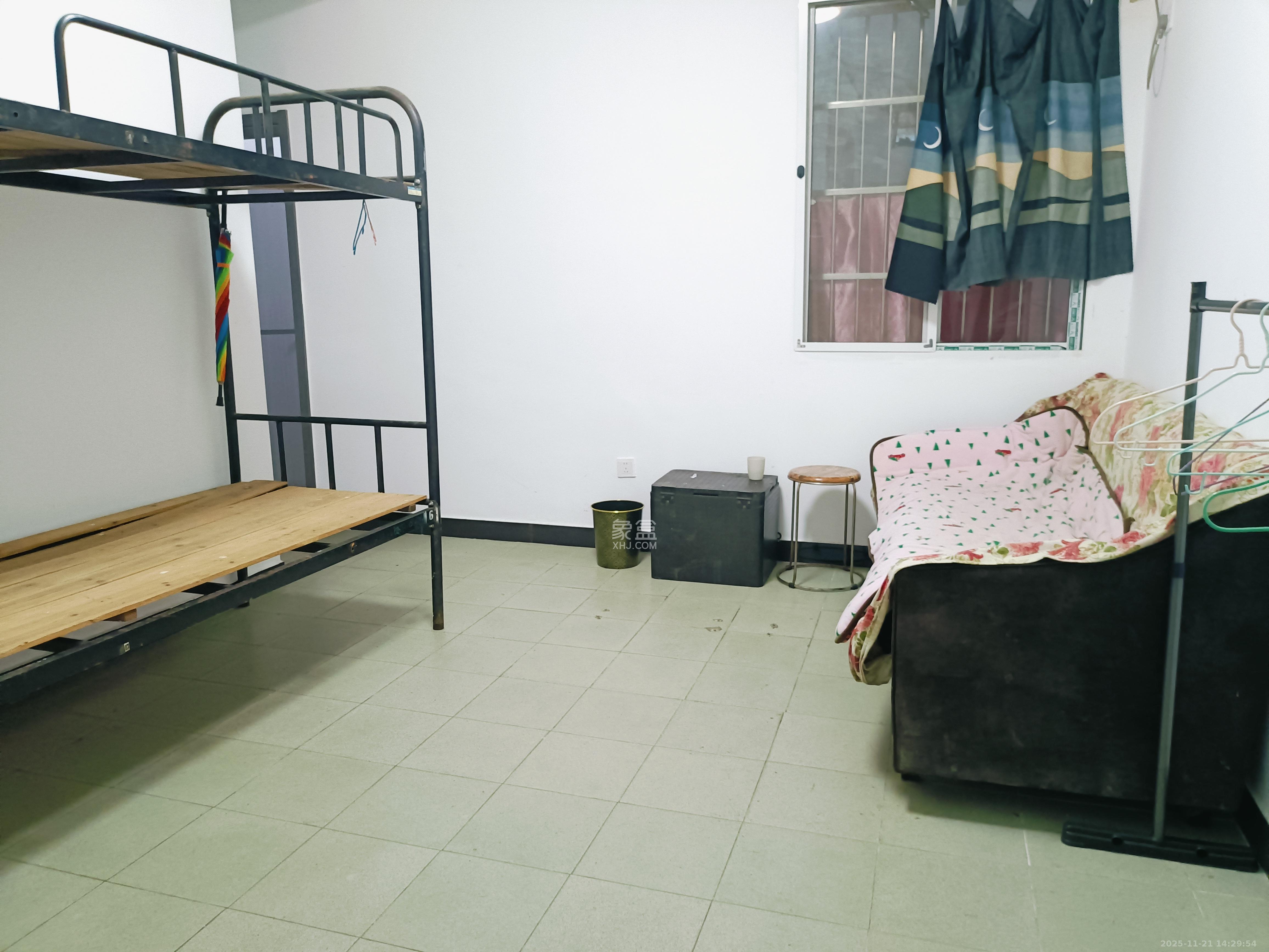 东风路新二村  3室1厅1卫    1800.0元/月室内图