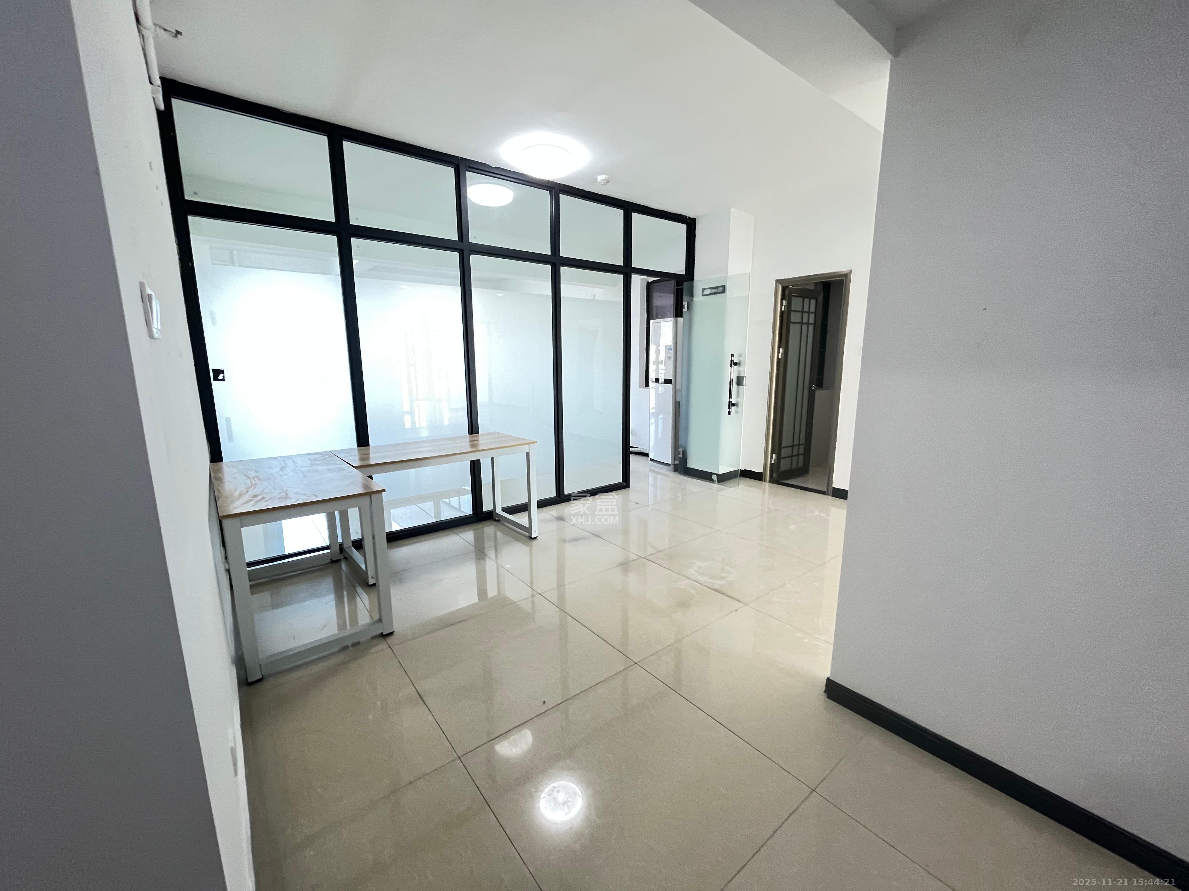 喜地时代广场（中环大厦）  1室1厅1卫    2600.0元/月