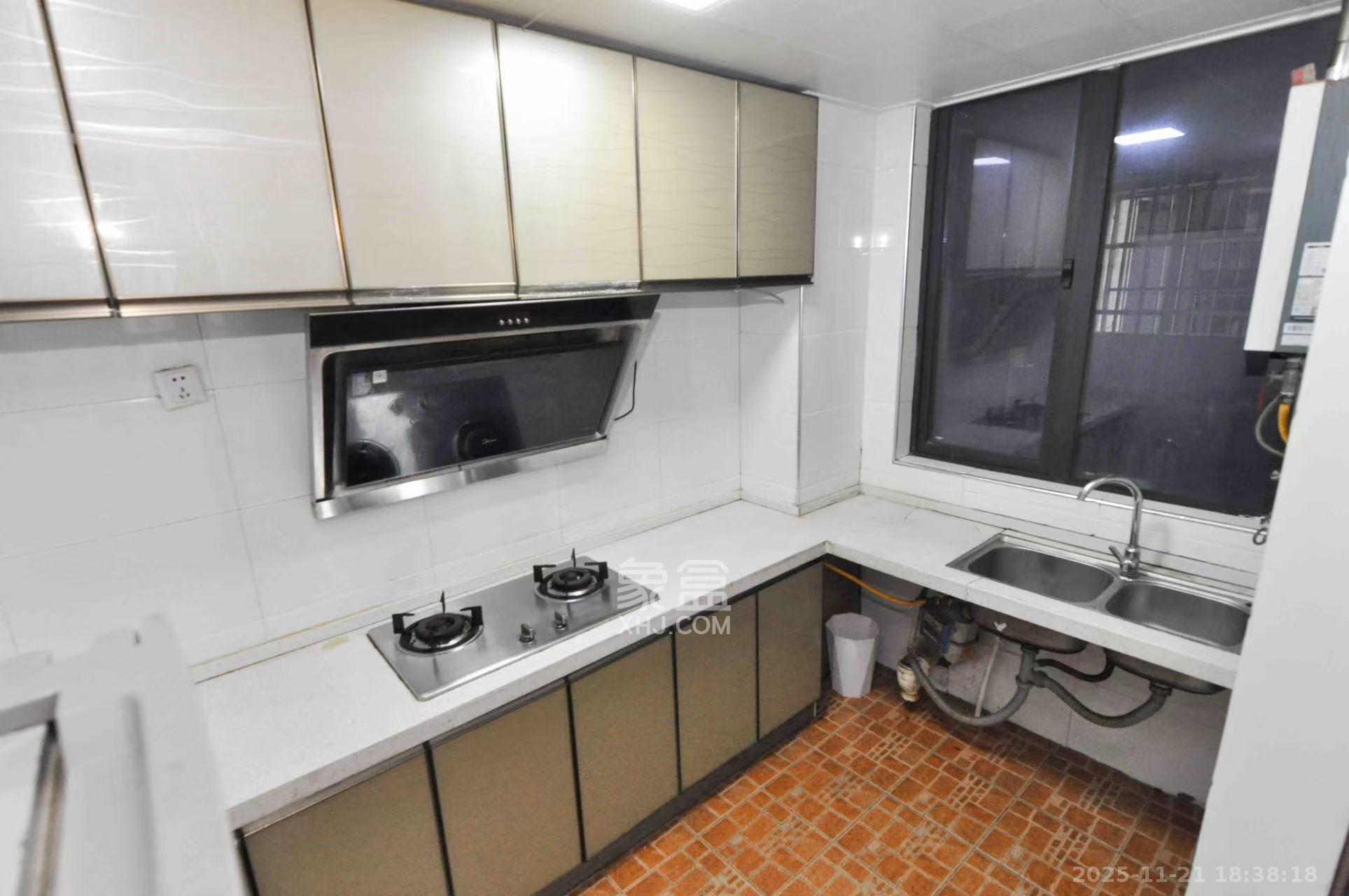 达美D6区 3室2厅2卫 2650.0元/月 达美D6区 3室2厅2卫 2650.0元/月室内图