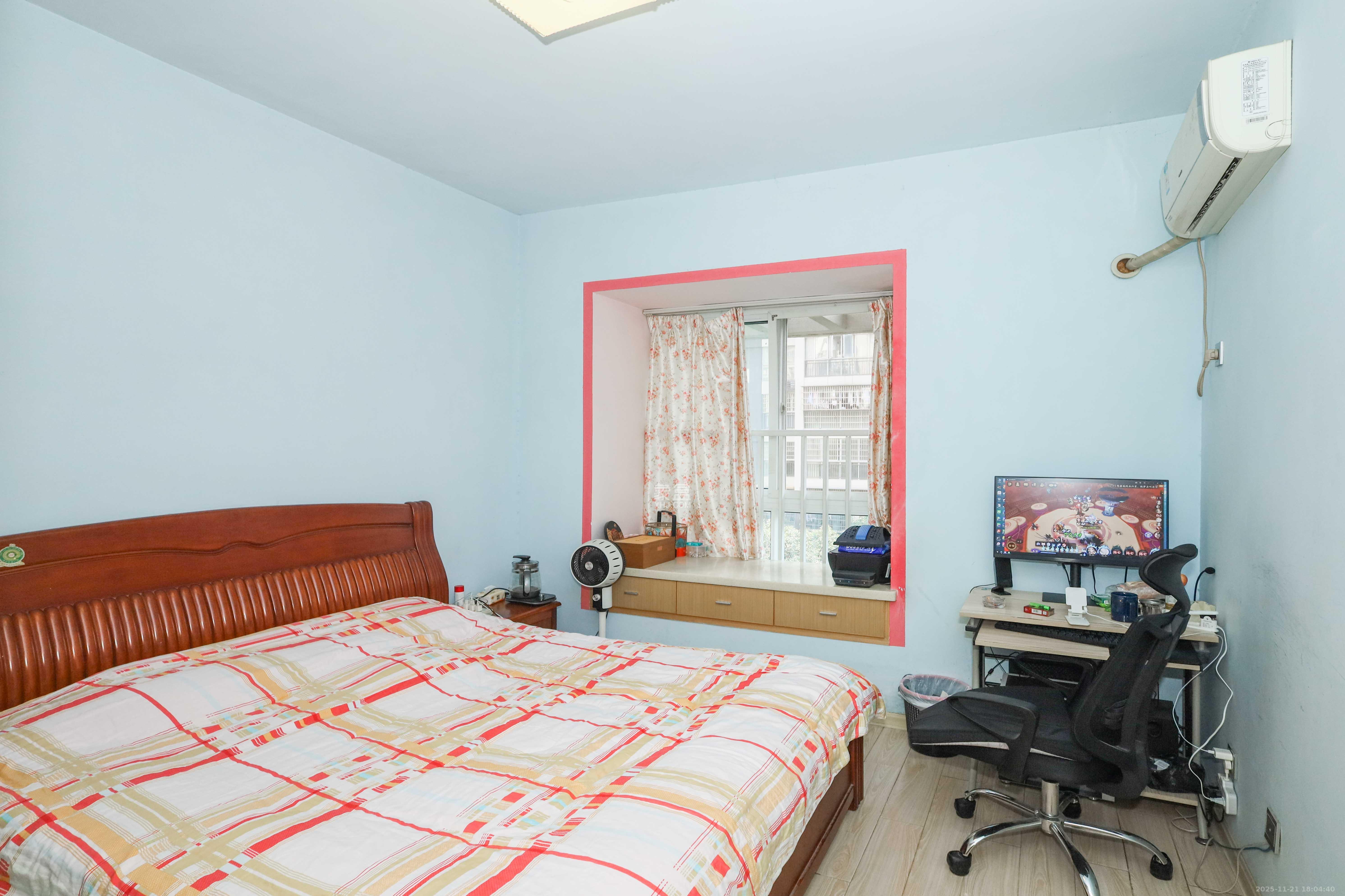 麓山润城  2室2厅1卫    52.0万卧室