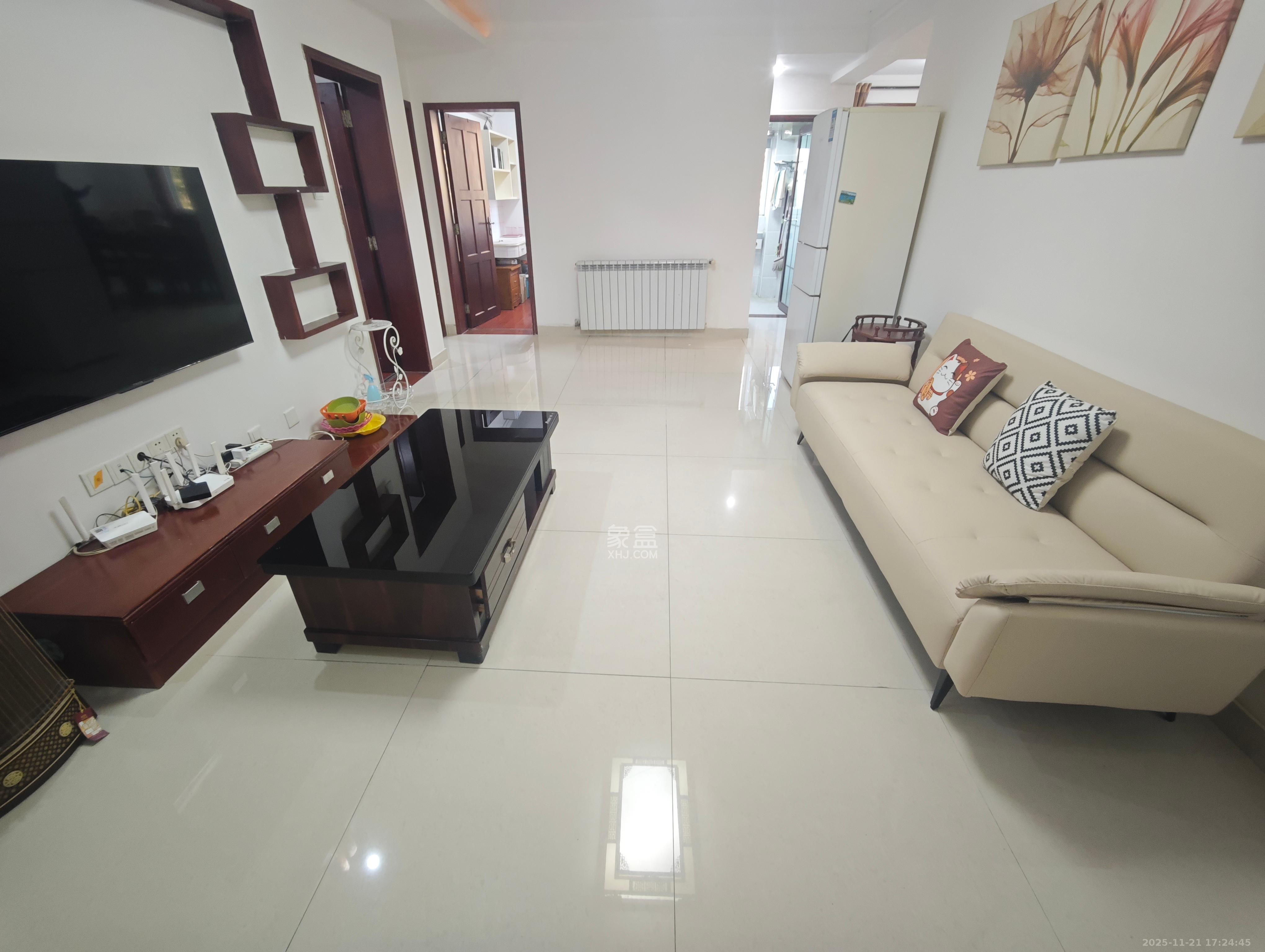 龙王港社区 3室2厅1卫 2500.0元/月 龙王港社区 3室2厅1卫 2500.0元/月室内图