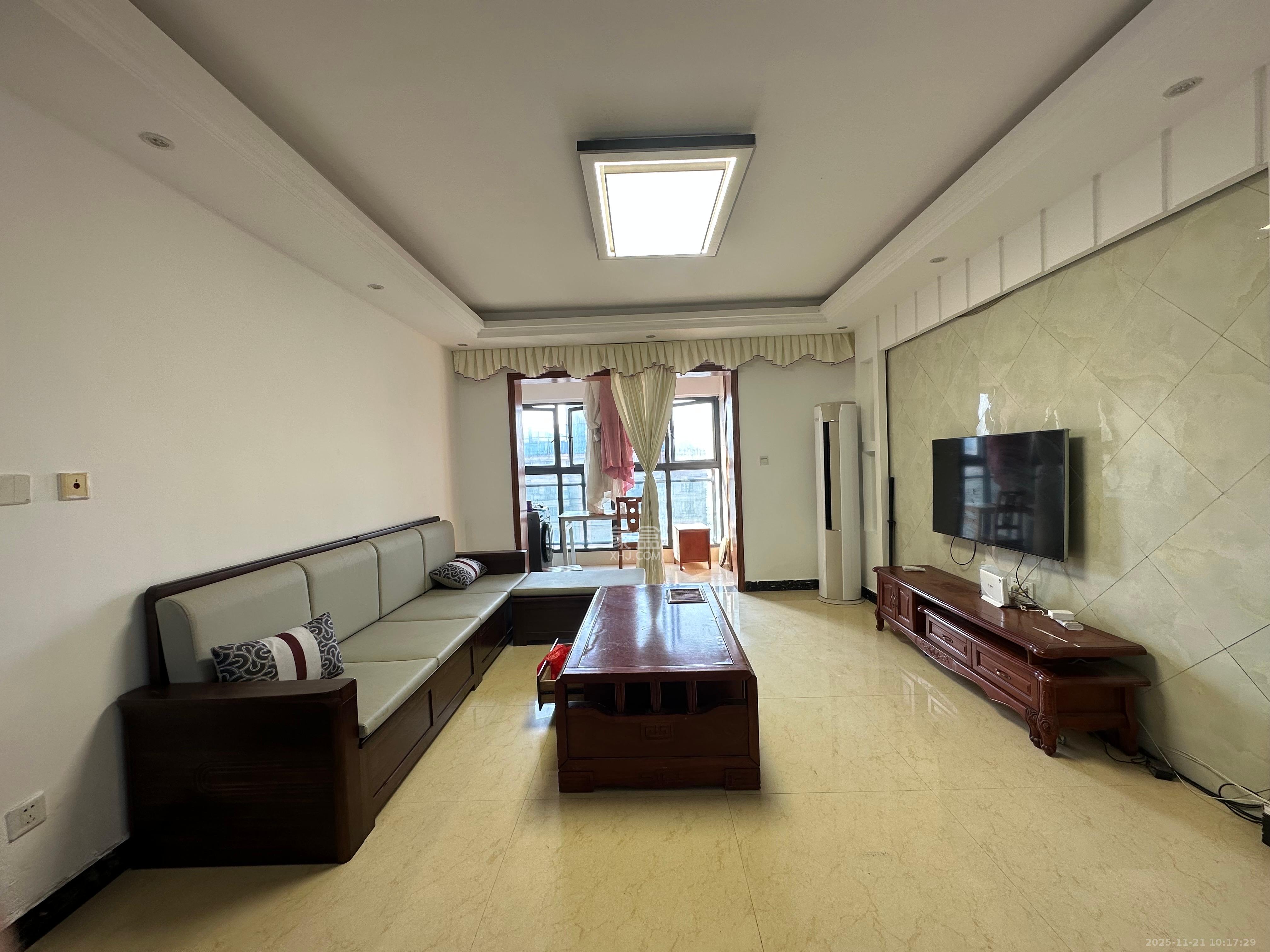 奥克斯广场 3室2厅2卫 3800.0元/月 奥克斯广场 3室2厅2卫 3800.0元/月室内图