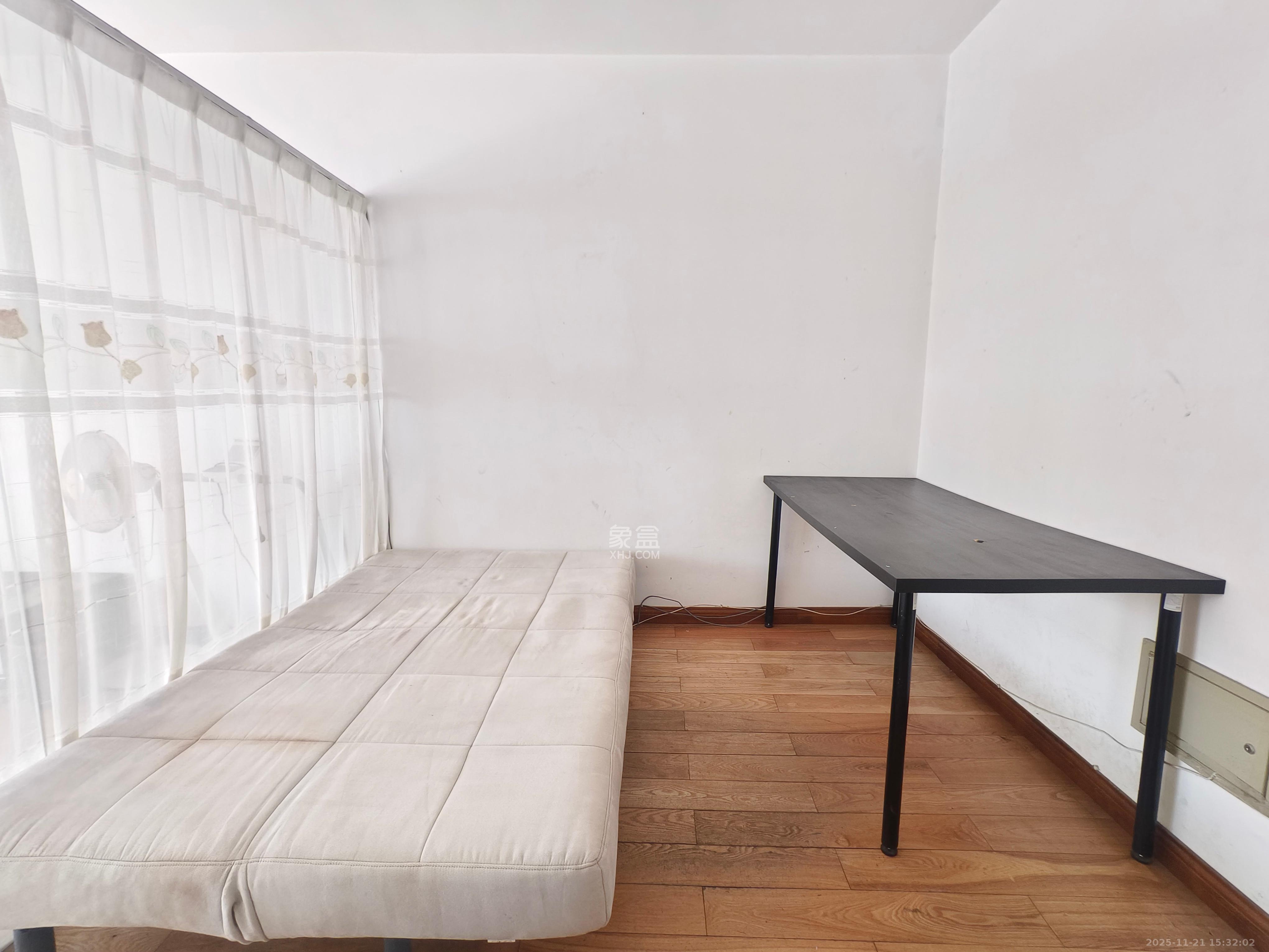 阳光100二期  2室1厅1卫    1700.0元/月室内图