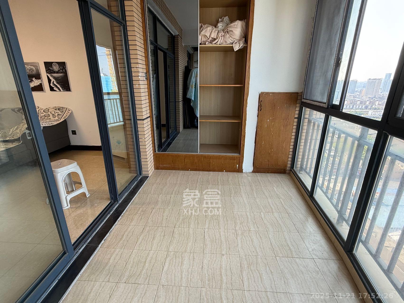 融圣国际  3室2厅2卫    3500.0元/月室内图