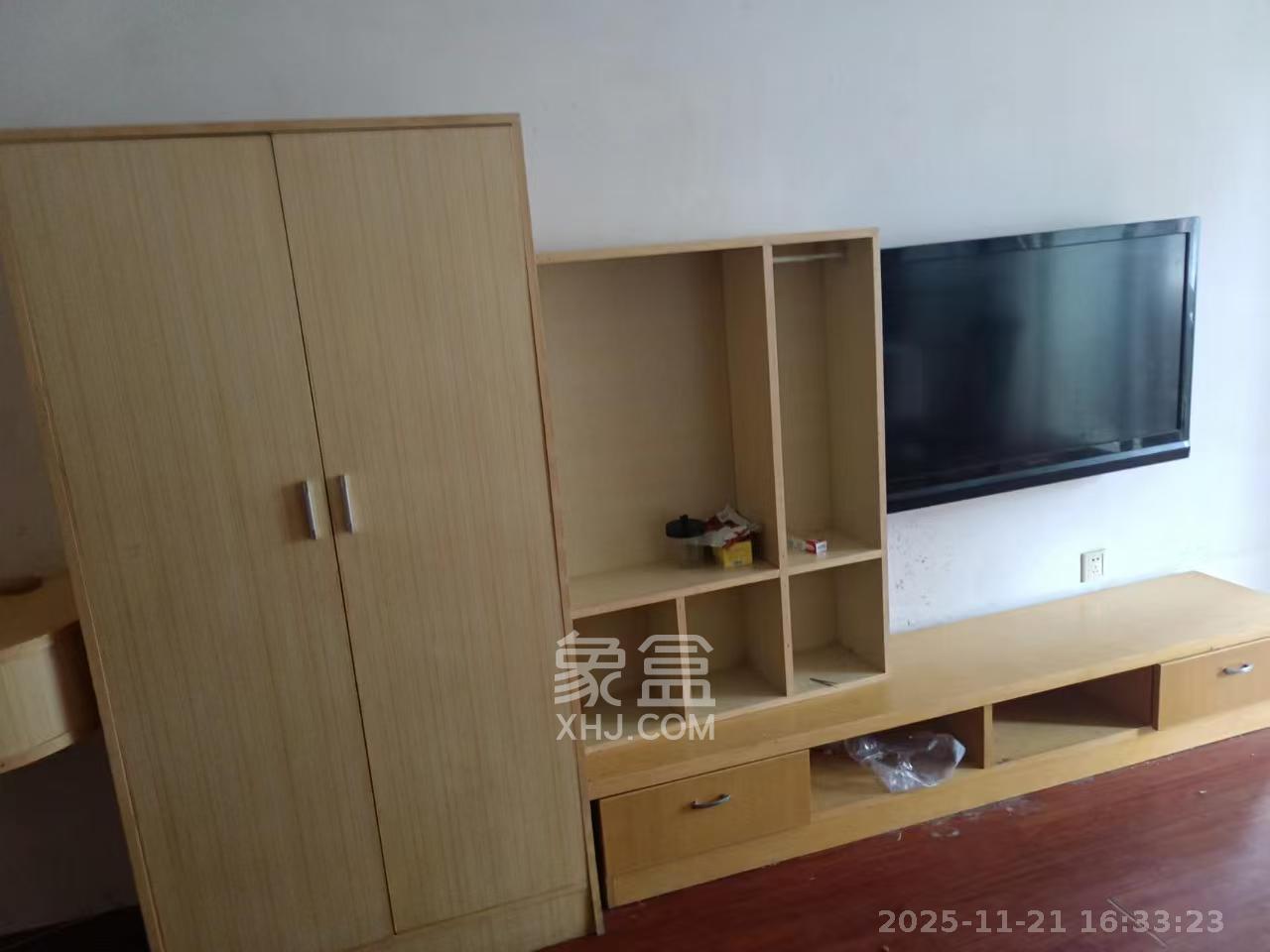 金谷大厦(桐梓坡西路) 1室2厅1卫 1400.0元/月 金谷大厦(桐梓坡西路) 1室2厅1卫 1400.0元/月室内图