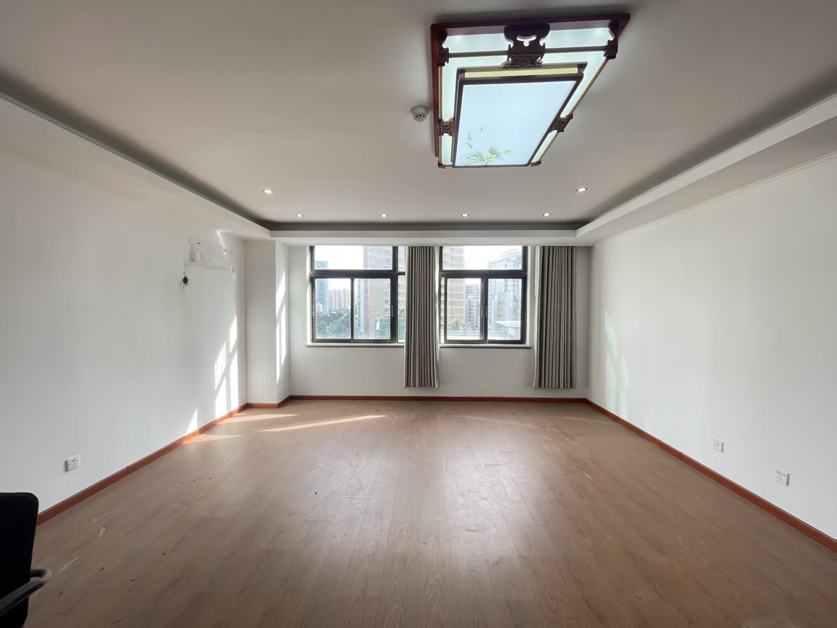 港澳申亚大厦   110.0㎡      2800.0元/月小区图