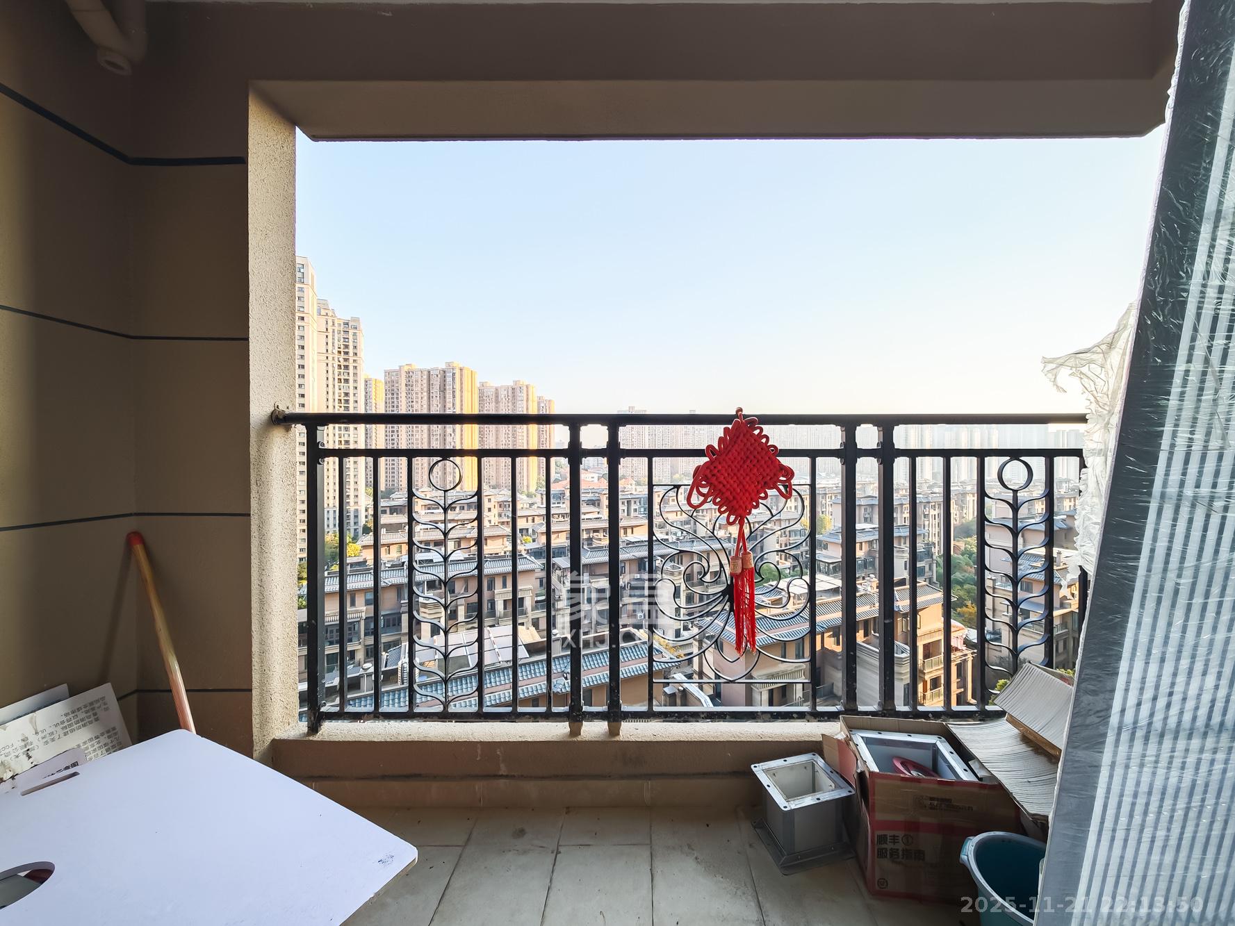 恒大御景天下城二期  3室1厅1卫    70.0万阳台