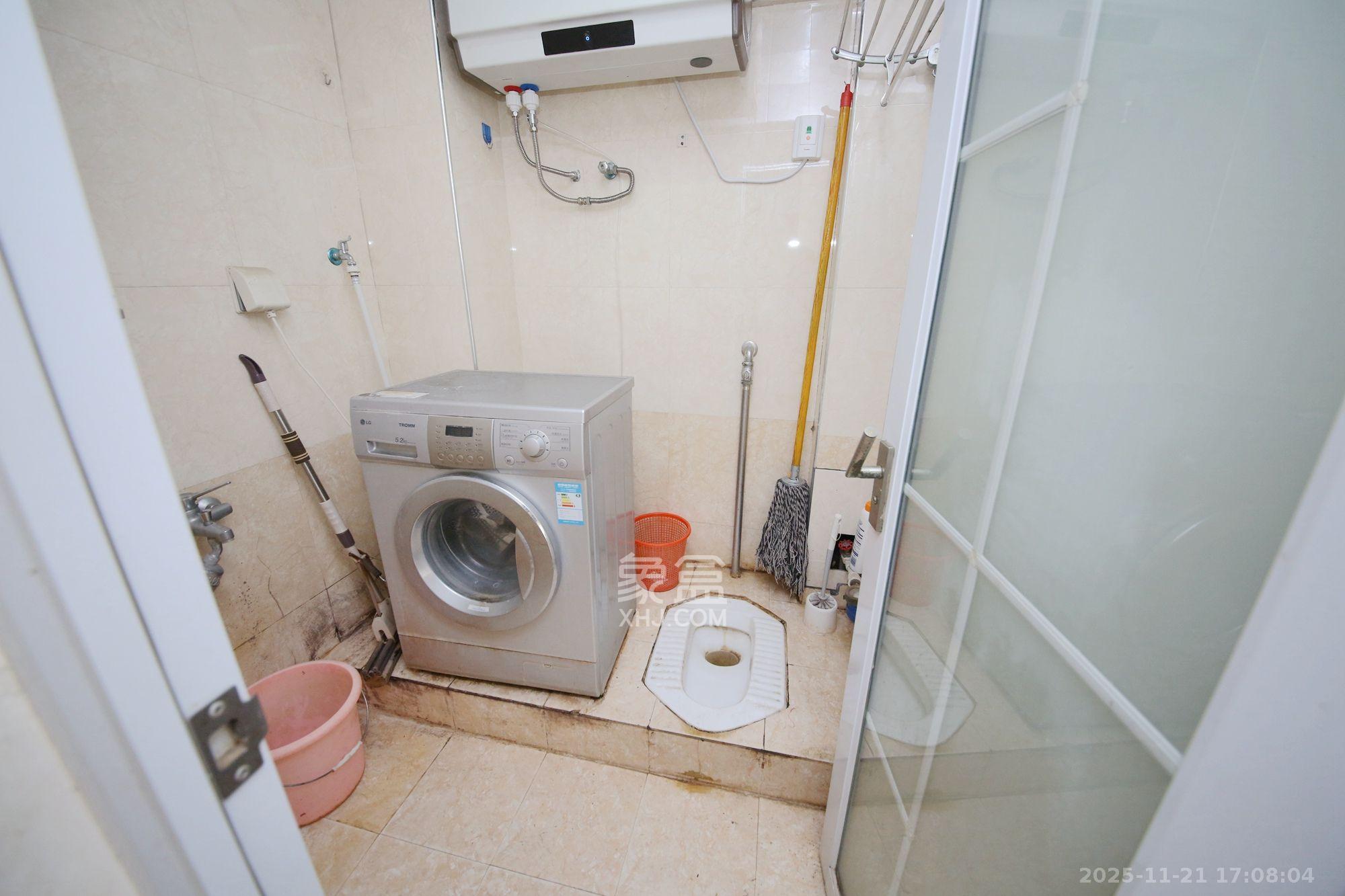 西罗亚大厦  3室1厅1卫    2000.0元/月室内图