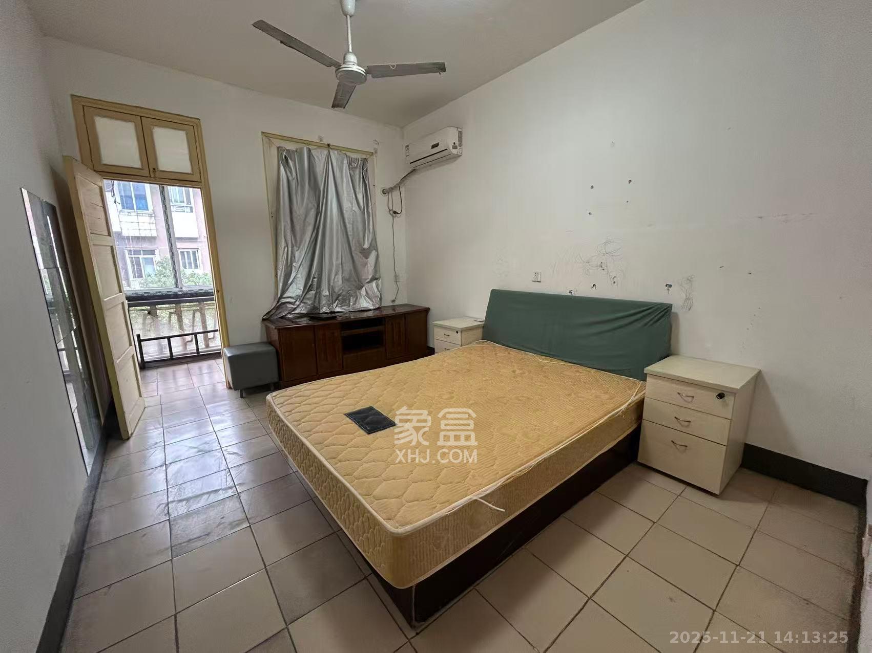 桂花二村  2室1厅1卫    1300.0元/月室内图