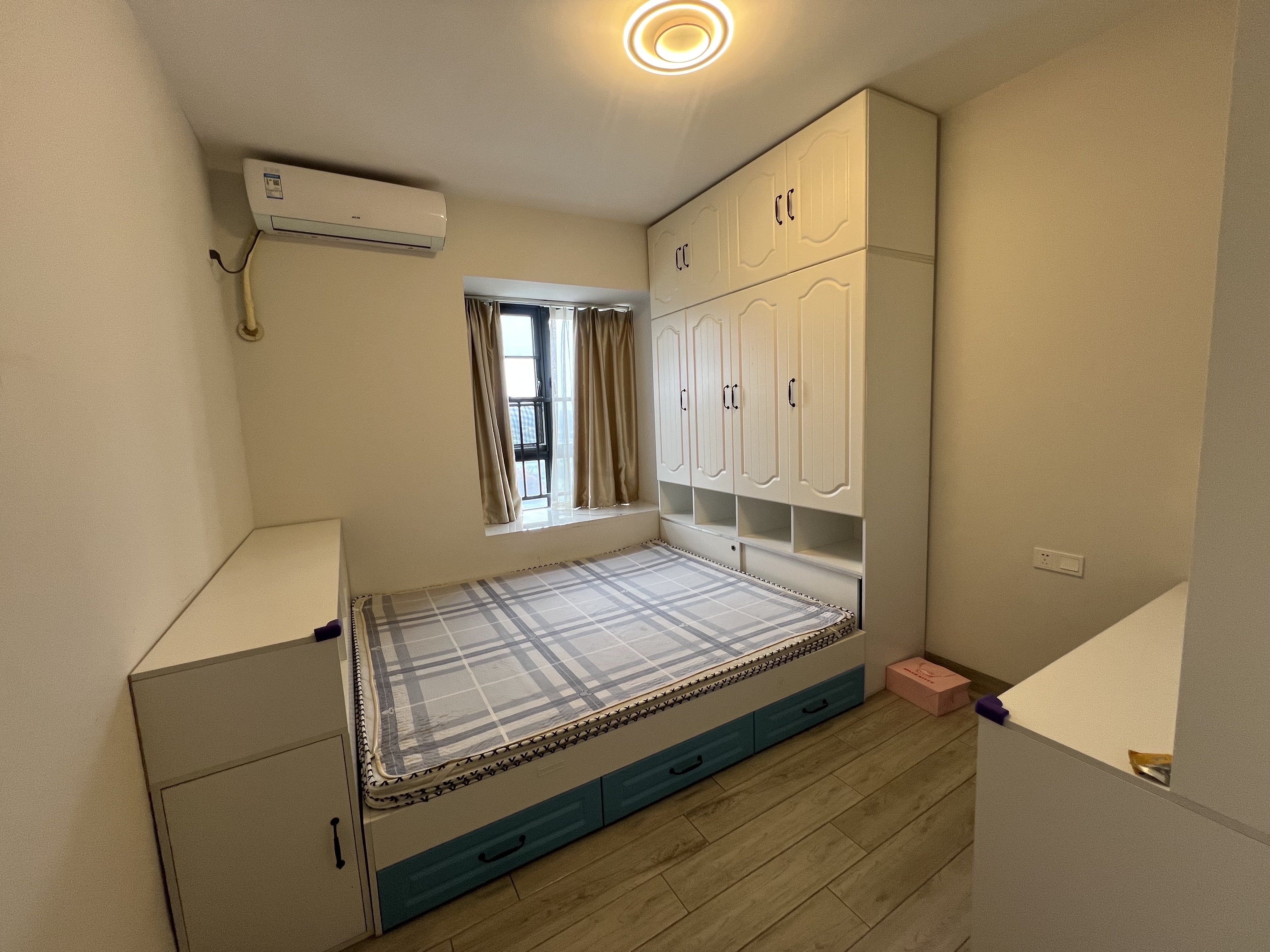 现代美居（喜盈门）  1室1厅1卫    2300.0元/月室内图