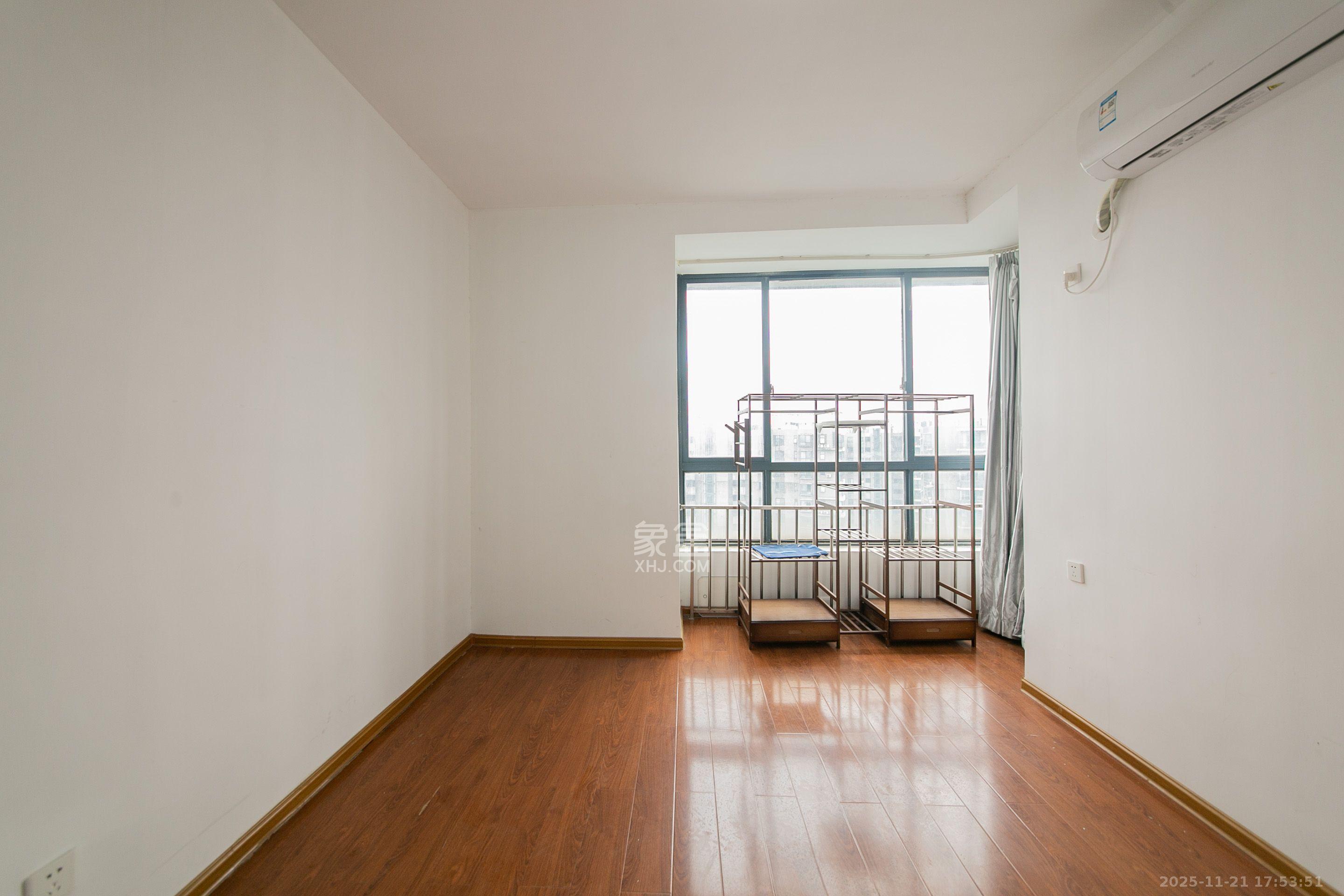 湘江世纪城融江苑  4室2厅2卫    2600.0元/月室内图