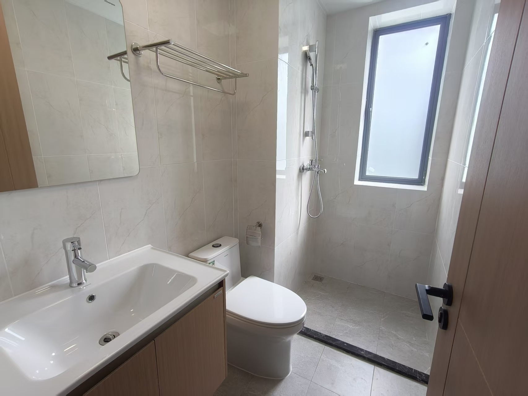 和风家园蓝天居 3室2厅2卫 2800.0元/月 和风家园蓝天居 3室2厅2卫 2800.0元/月室内图