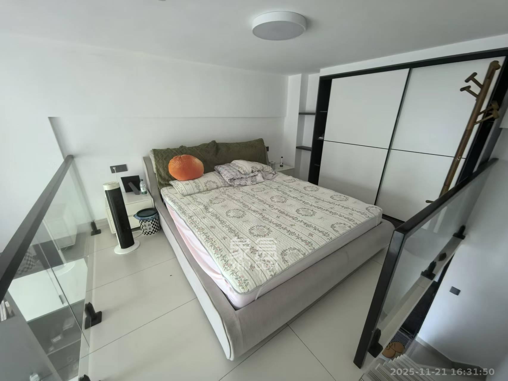 天麓轻奢国际  1室1厅1卫    1600.0元/月室内图