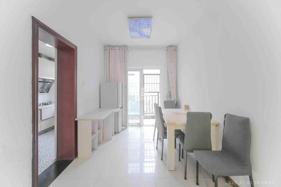 山水湾 2室2厅1卫 1600.0元/月 山水湾 2室2厅1卫 1600.0元/月室内图